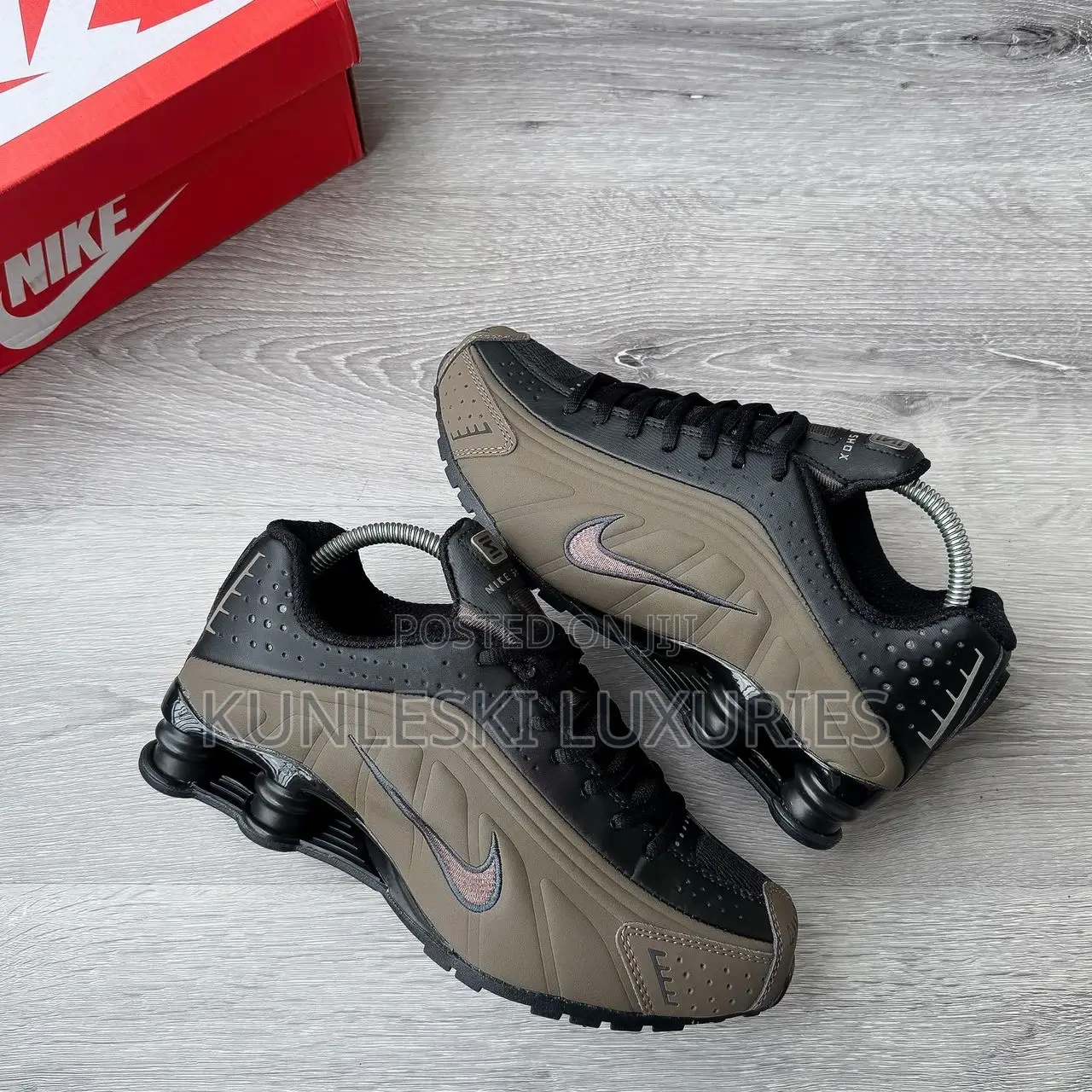 Original Nike Shox R4 Sneakers Collection
