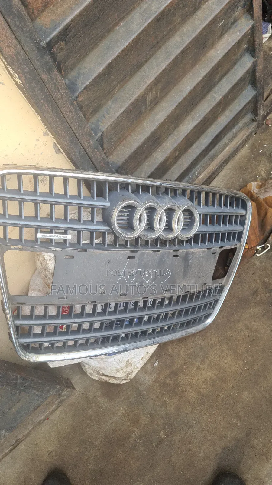 Front Grill Q7 Audio