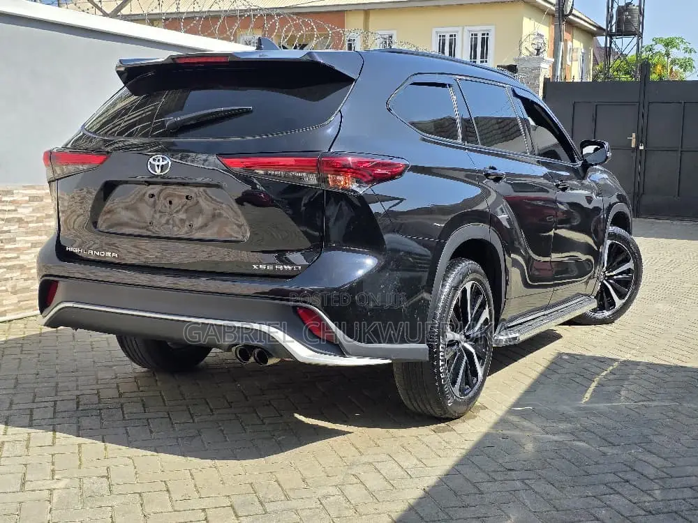 Toyota Highlander XSE 2022 Black