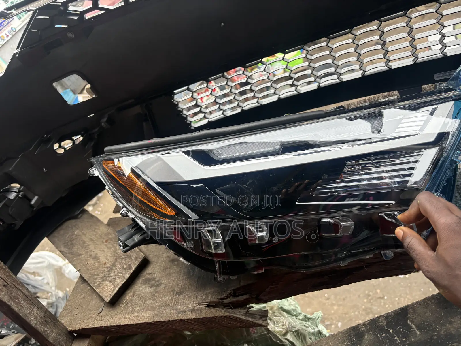 Set Headlamp Rav 4 2023
