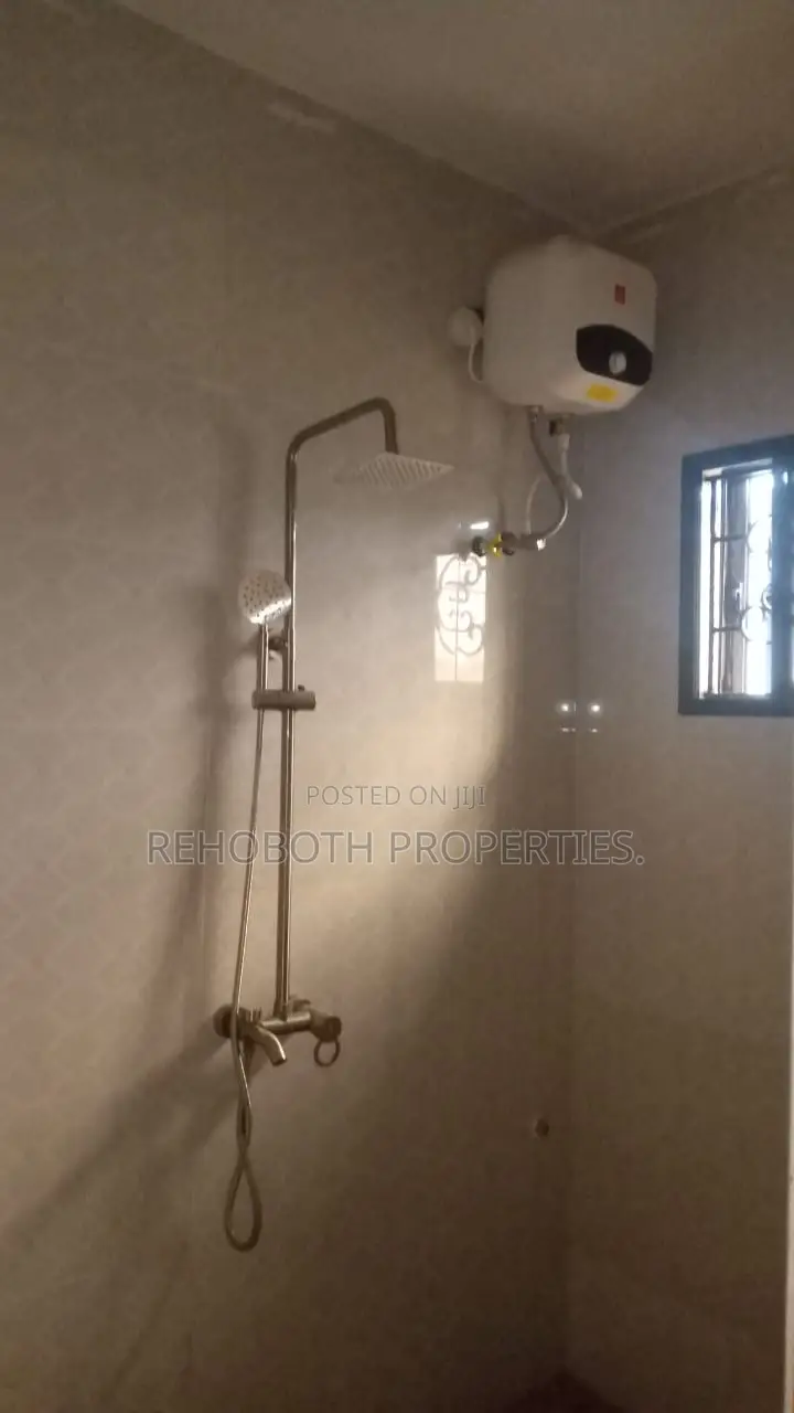 2bdrm Apartment in Ashaka Elebu, Akala Express for rent