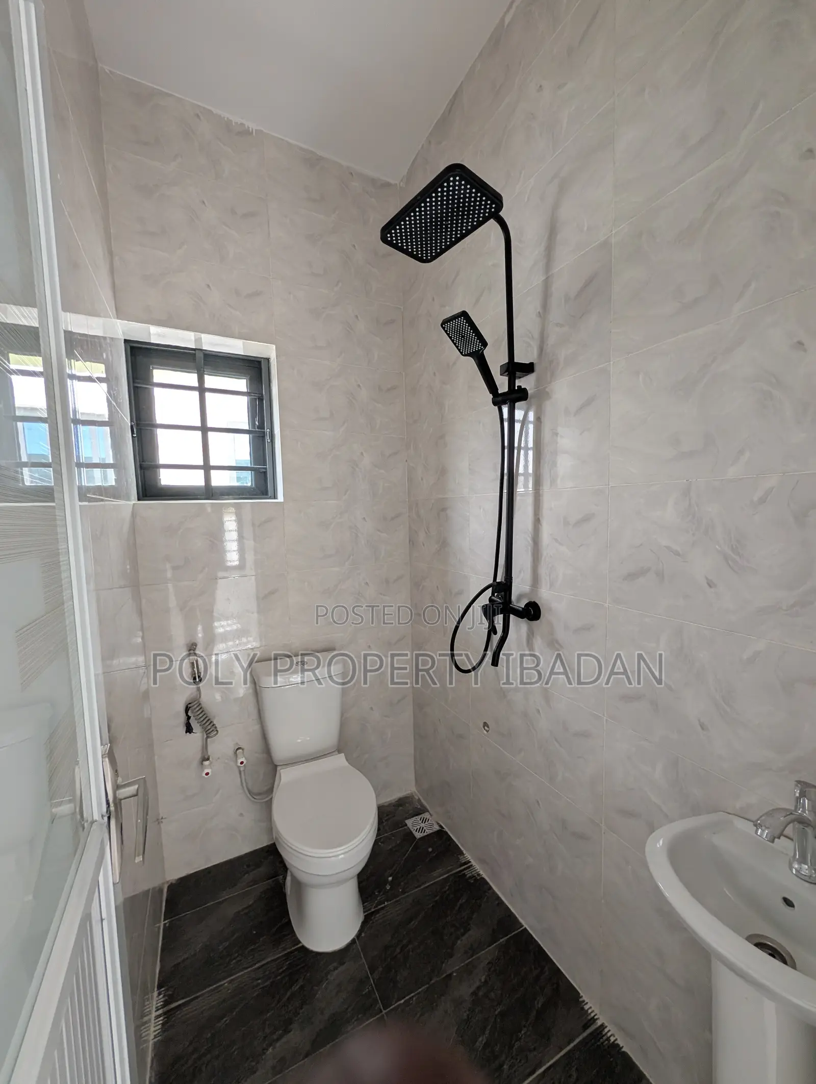 3bdrm Bungalow in Abdulsalam Estate, Ibadan for sale