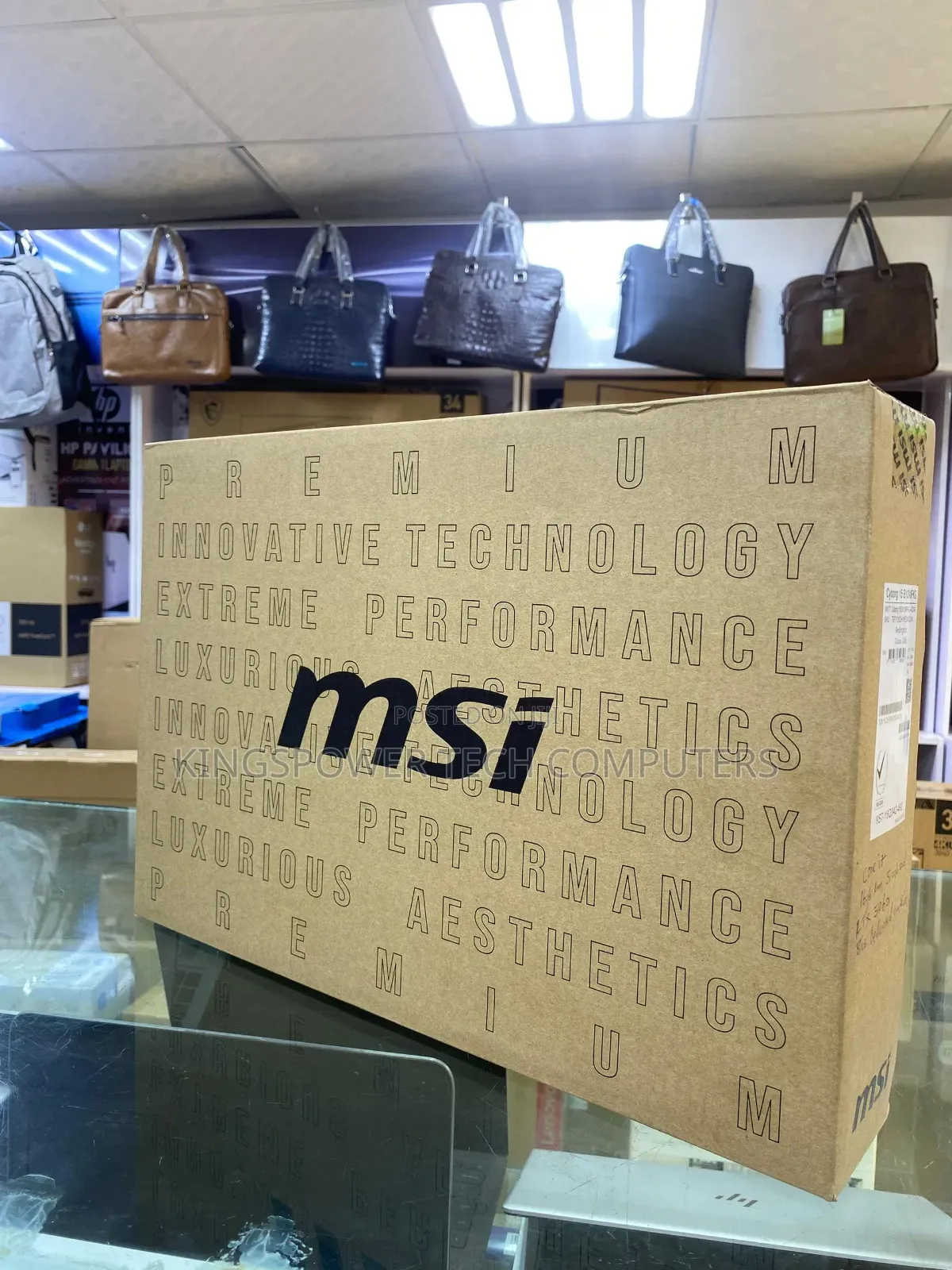 New Laptop MSI Cyborg 15 16GB Intel Core i7 SSD 512GB
