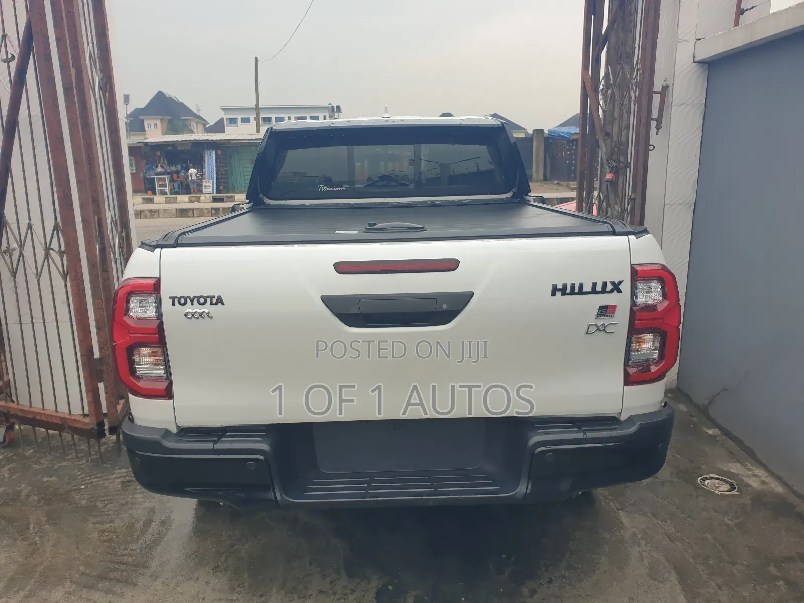 Toyota Hilux 2024 White