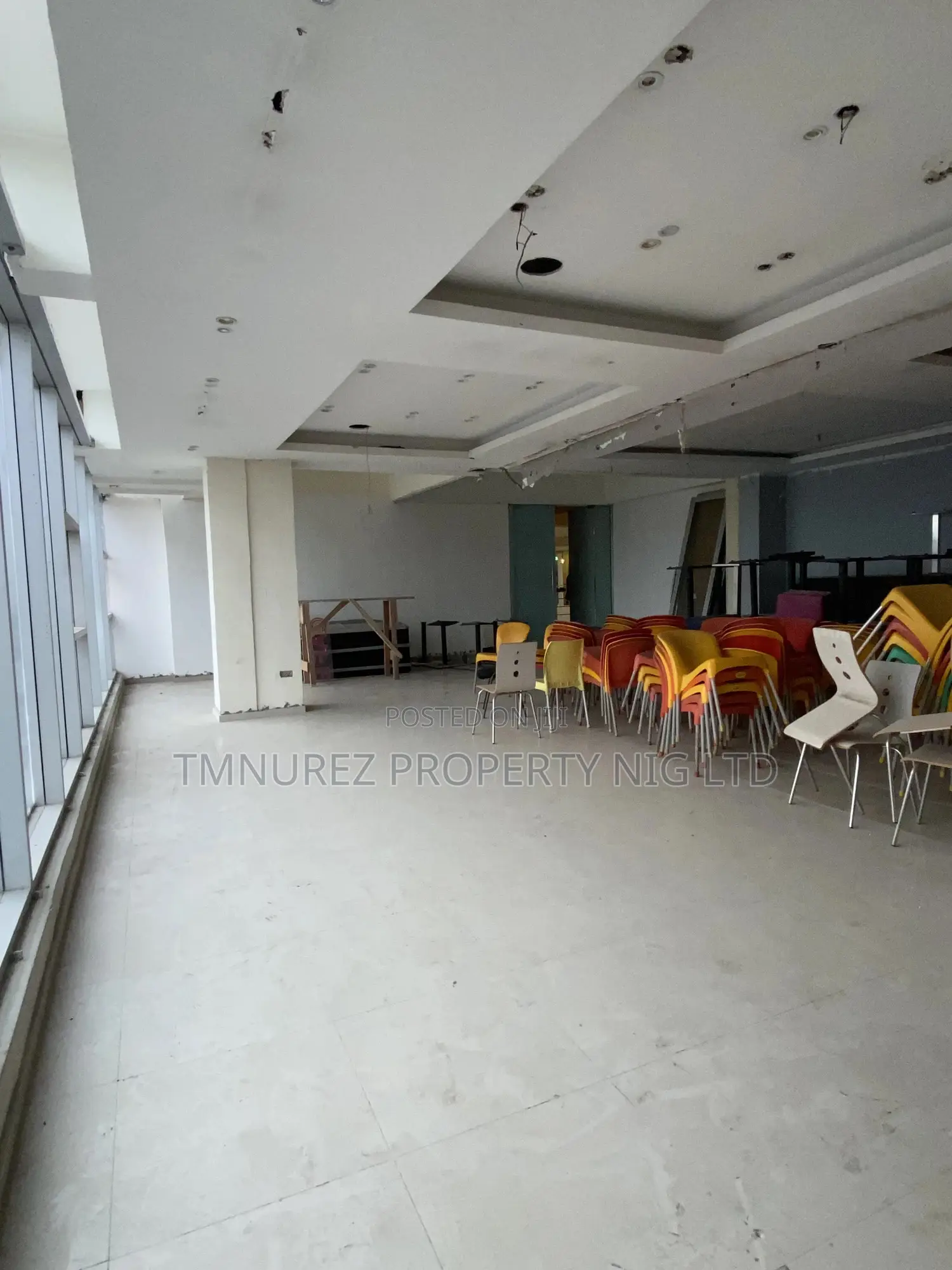 Shop Showroom for Rent at Chevron