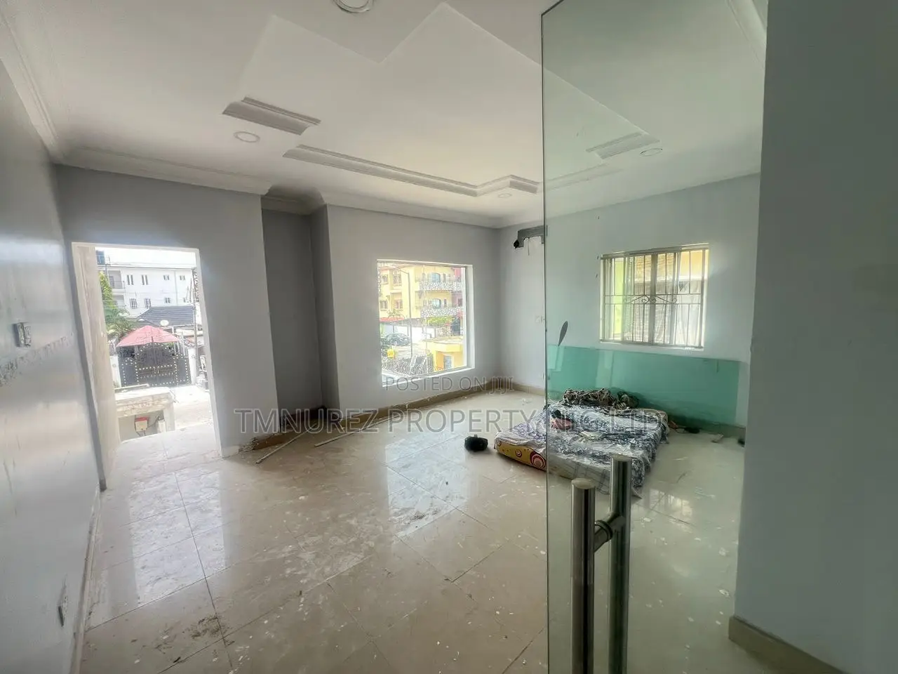 Shop Showroom for Rent at Lekki Phase1