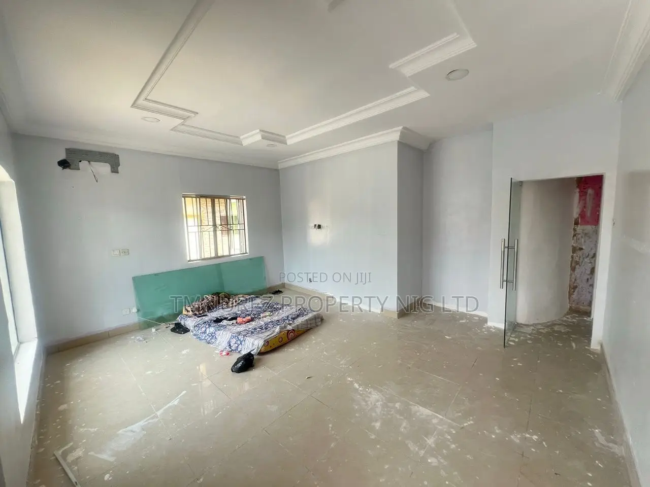 Shop Showroom for Rent at Lekki Phase1