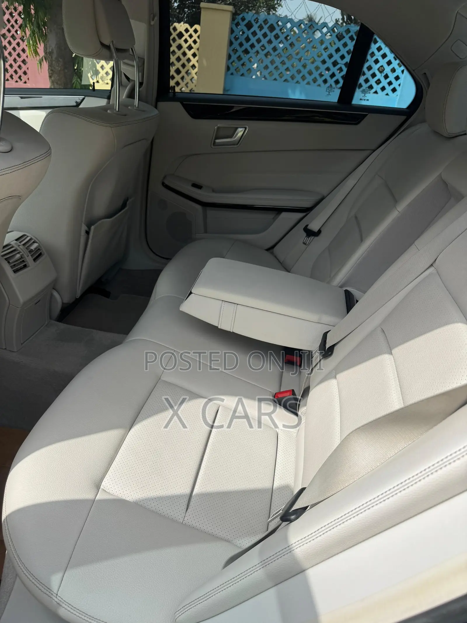 Mercedes-Benz E350 Base 4Matic Sedan AWD (3.5L 6cyl 7A) 2014 Gray