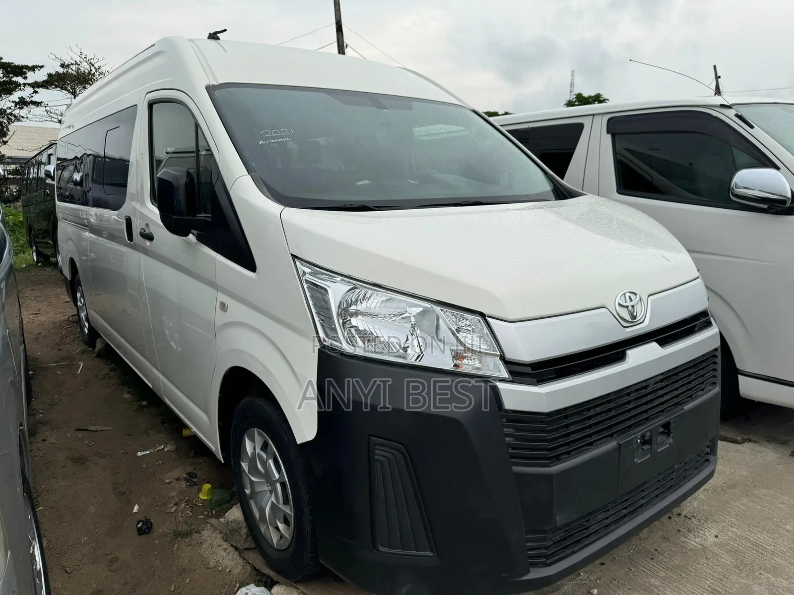 Toyota HiAce 2021 White