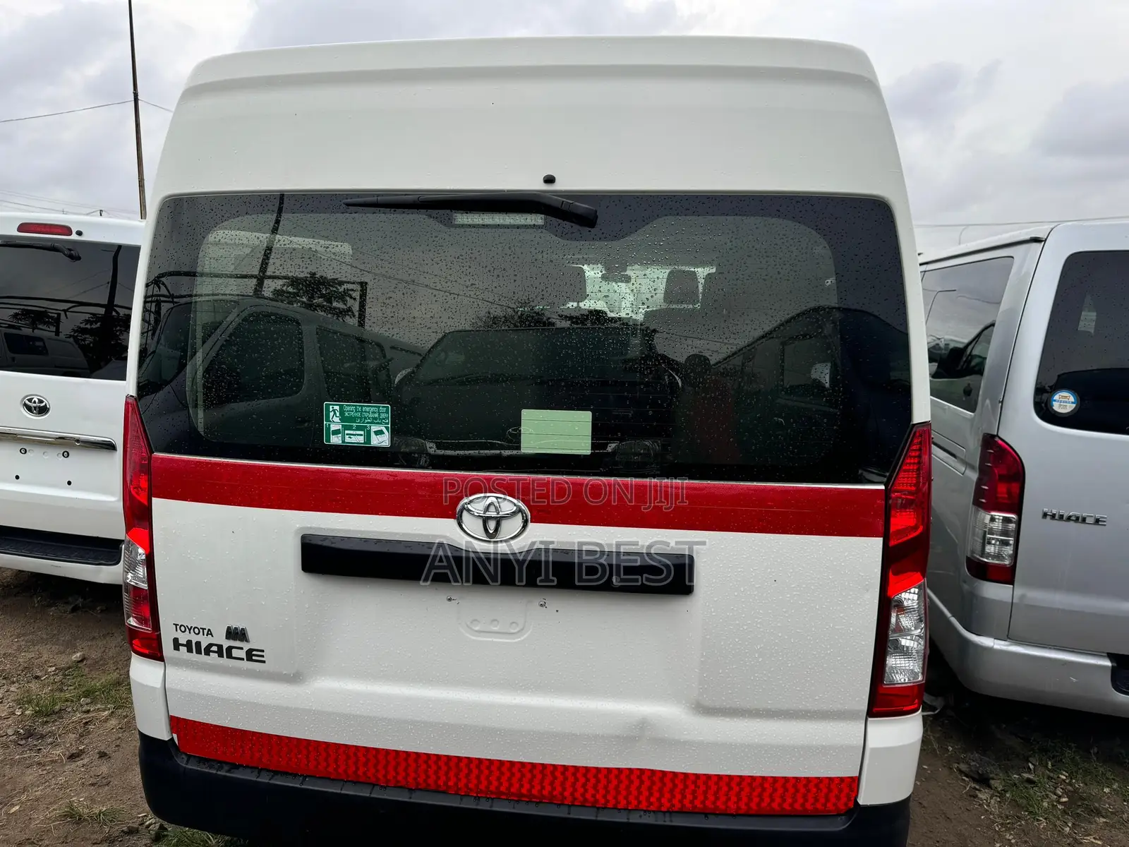 Toyota HiAce 2021 White