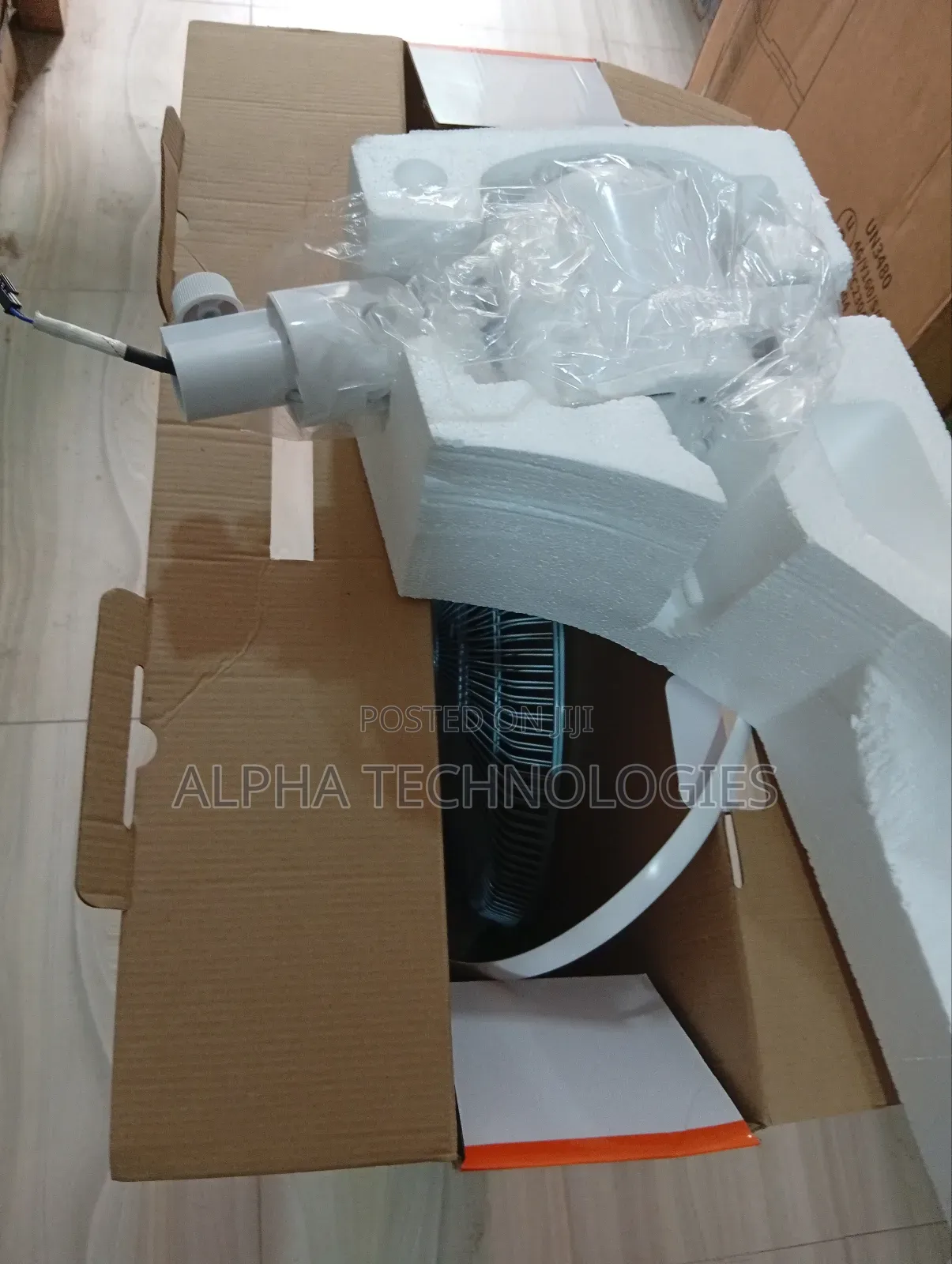 Lontor 18inches Rechargeable Fan