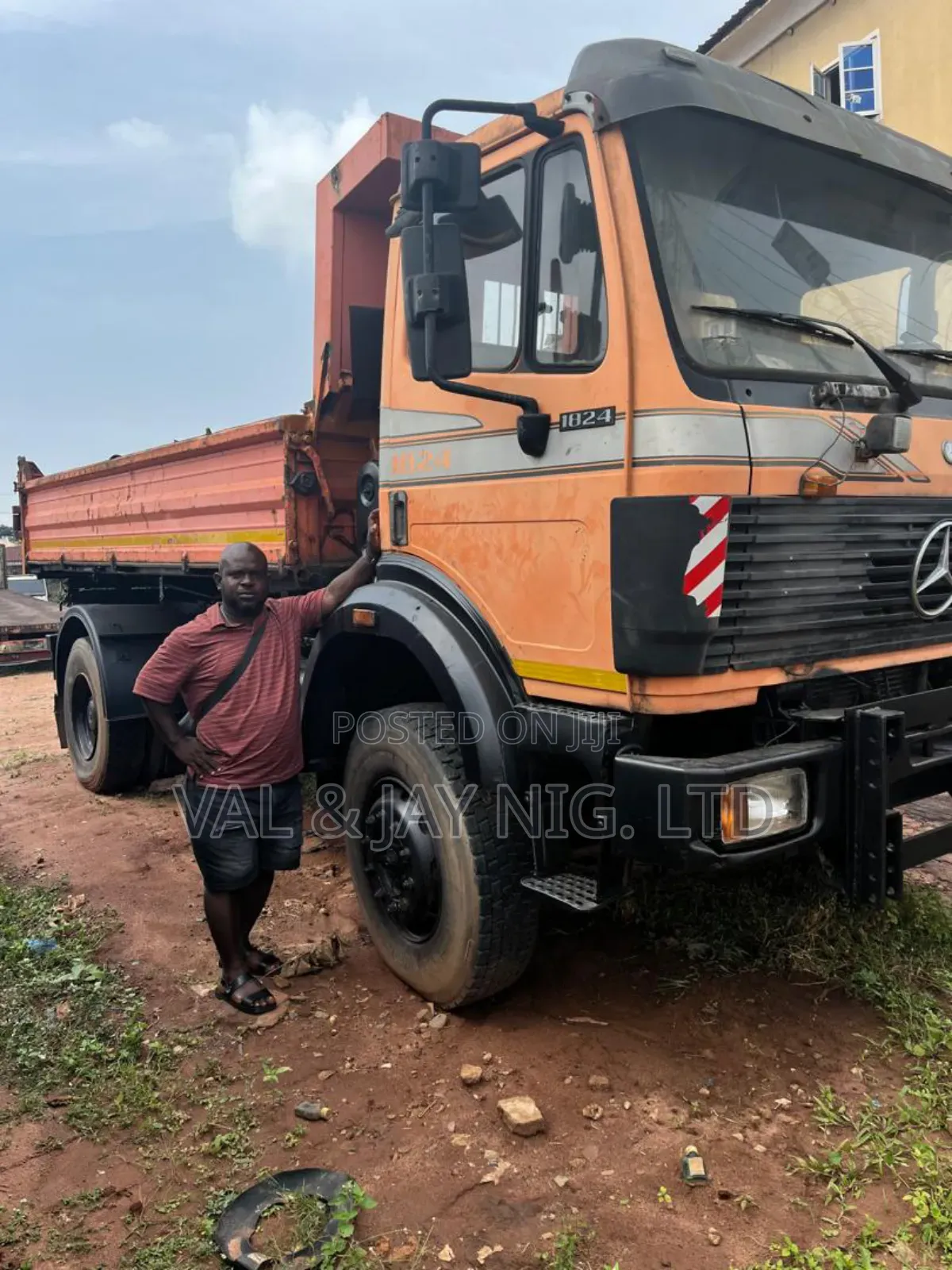 Mercedes Benz 1824 Tipper Truck With Auxiliary - Foreign Use