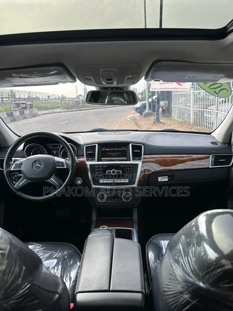 Mercedes-Benz M Class ML550 4MATIC 4dr SUV AWD (4.7L 8cyl Turbo 7A)