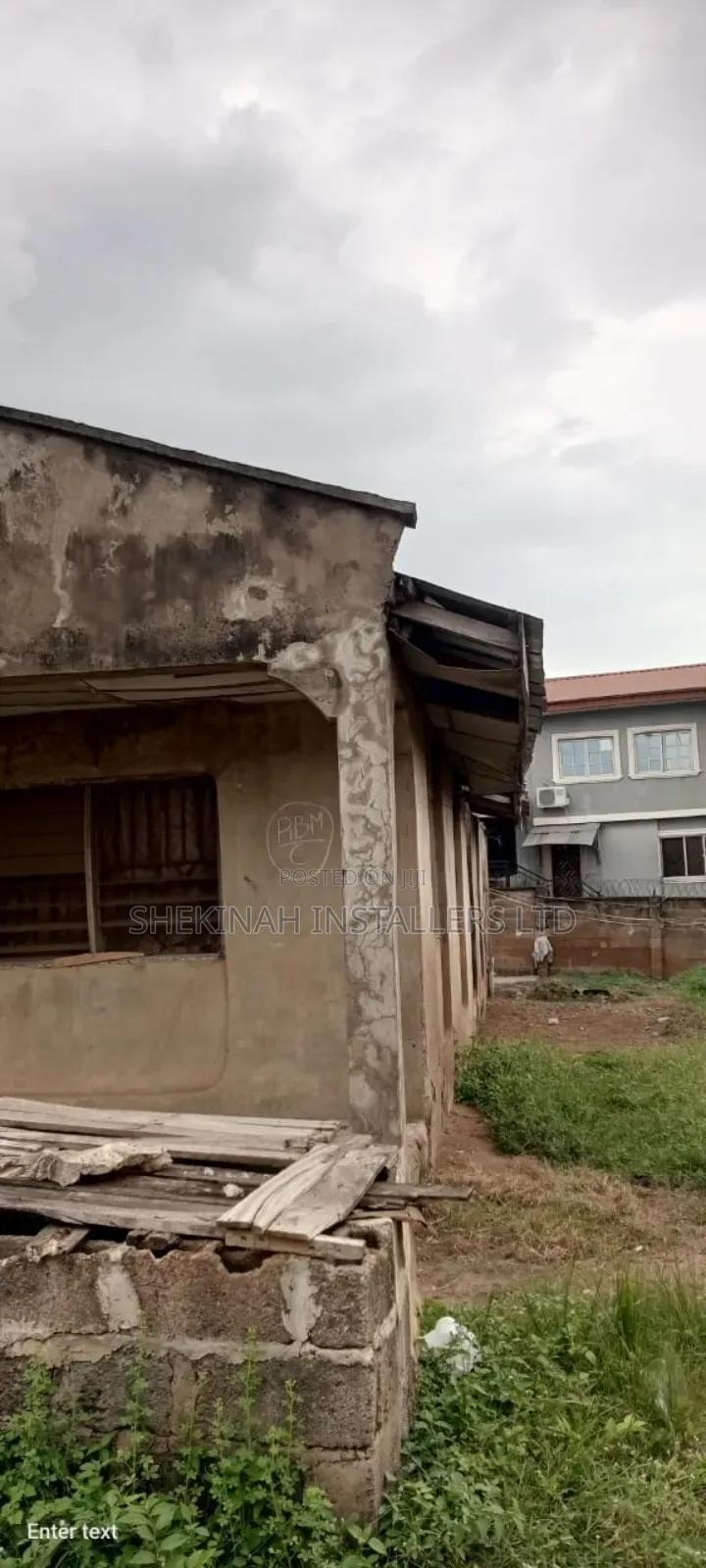 8bdrm House in Boluwaji, Ibadan for sale