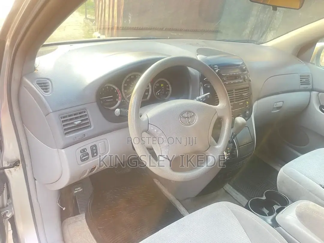 Toyota Sienna LE AWD 2005 Beige