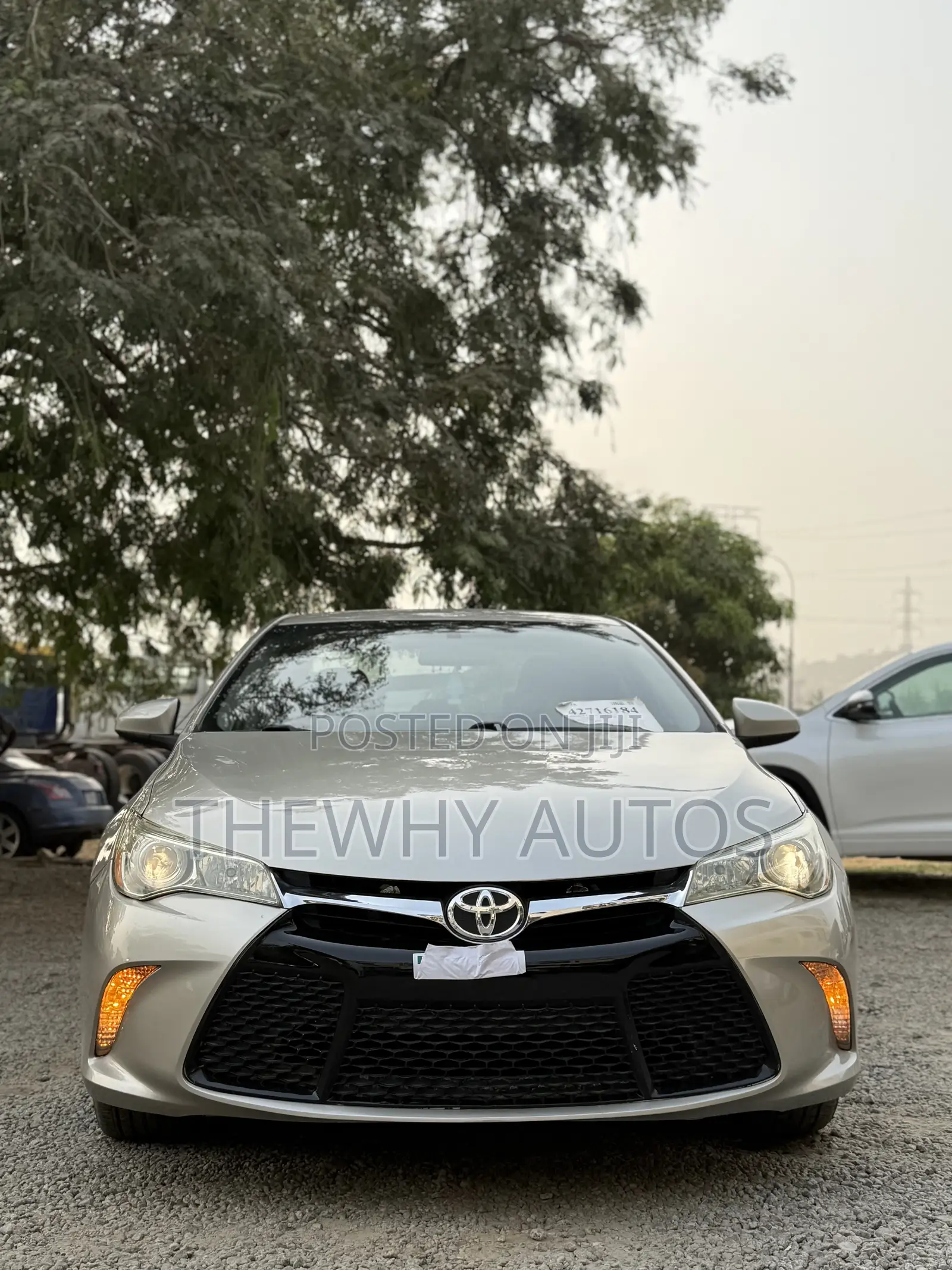 Toyota Camry SE 4dr Sedan (2.5L 4cyl 6A) 2016 Gold