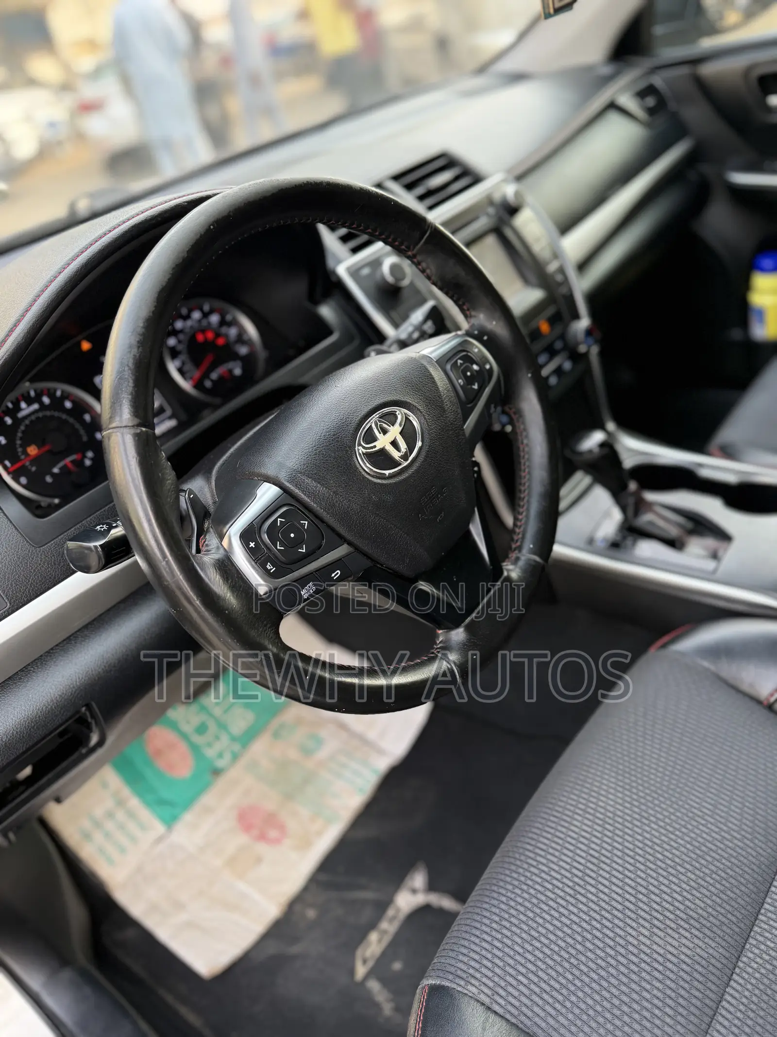 Toyota Camry SE 4dr Sedan (2.5L 4cyl 6A) 2016 Gold