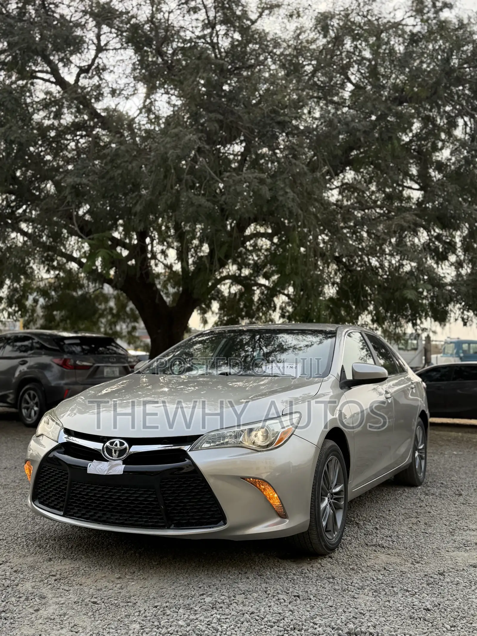 Toyota Camry SE 4dr Sedan (2.5L 4cyl 6A) 2016 Gold