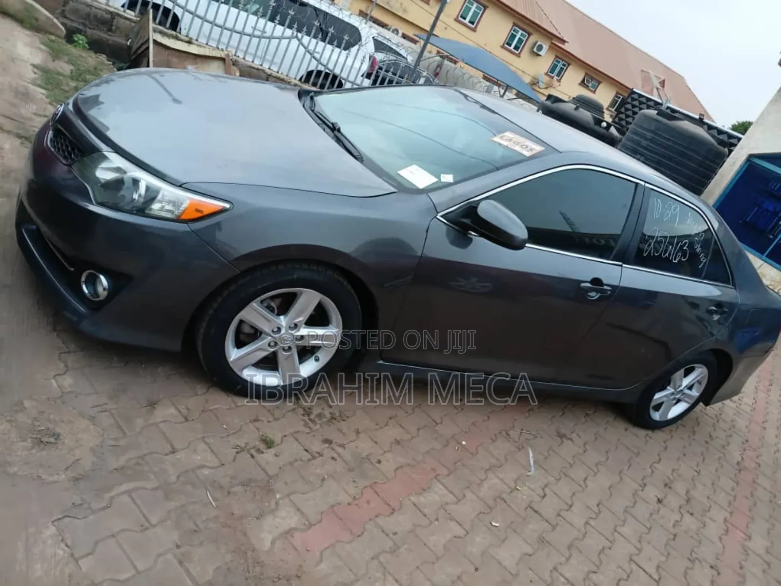 Toyota Camry SE 4dr Sedan (2.5L 4cyl 6A) 2013 Gray