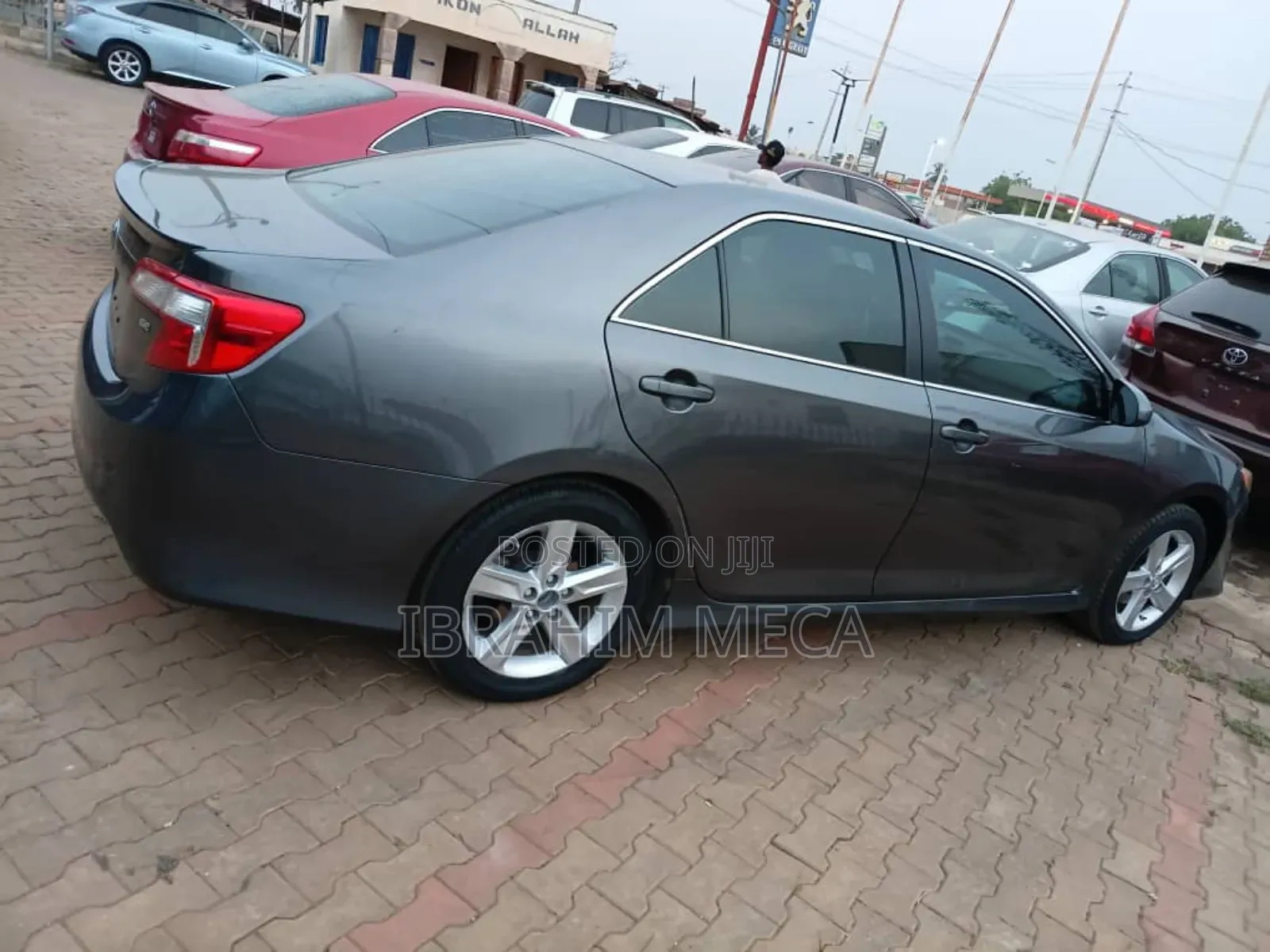 Toyota Camry SE 4dr Sedan (2.5L 4cyl 6A) 2013 Gray