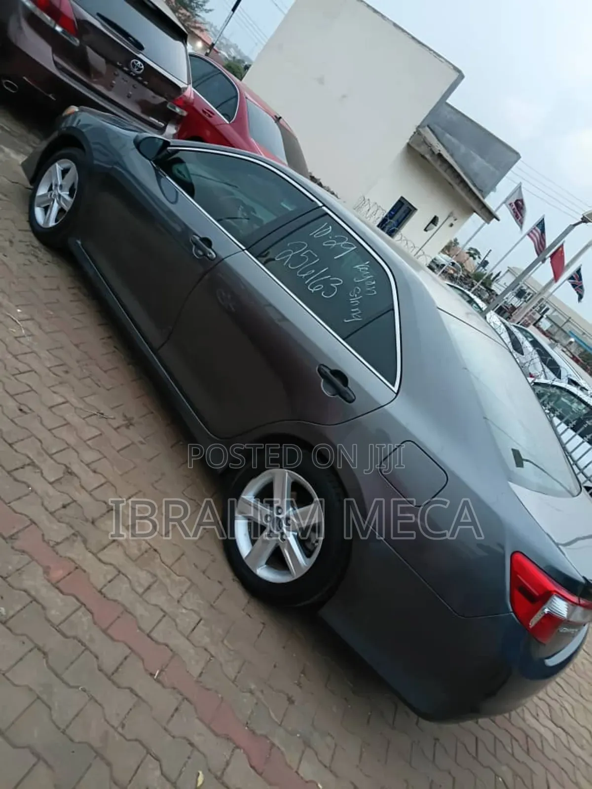 Toyota Camry SE 4dr Sedan (2.5L 4cyl 6A) 2013 Gray
