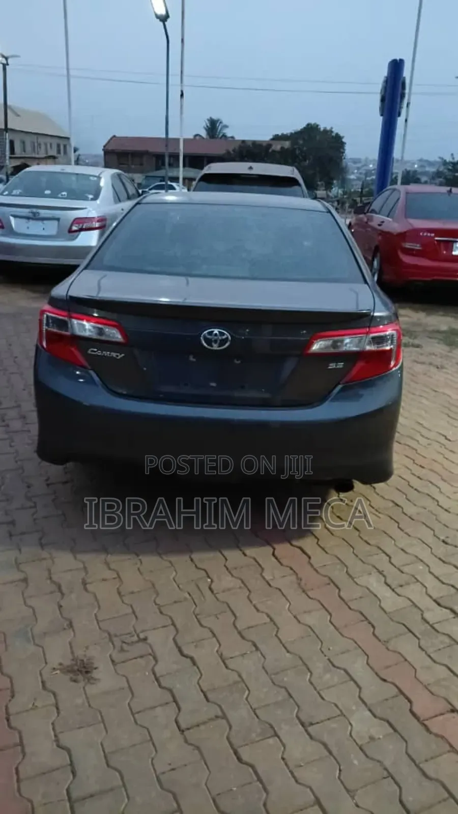 Toyota Camry SE 4dr Sedan (2.5L 4cyl 6A) 2013 Gray