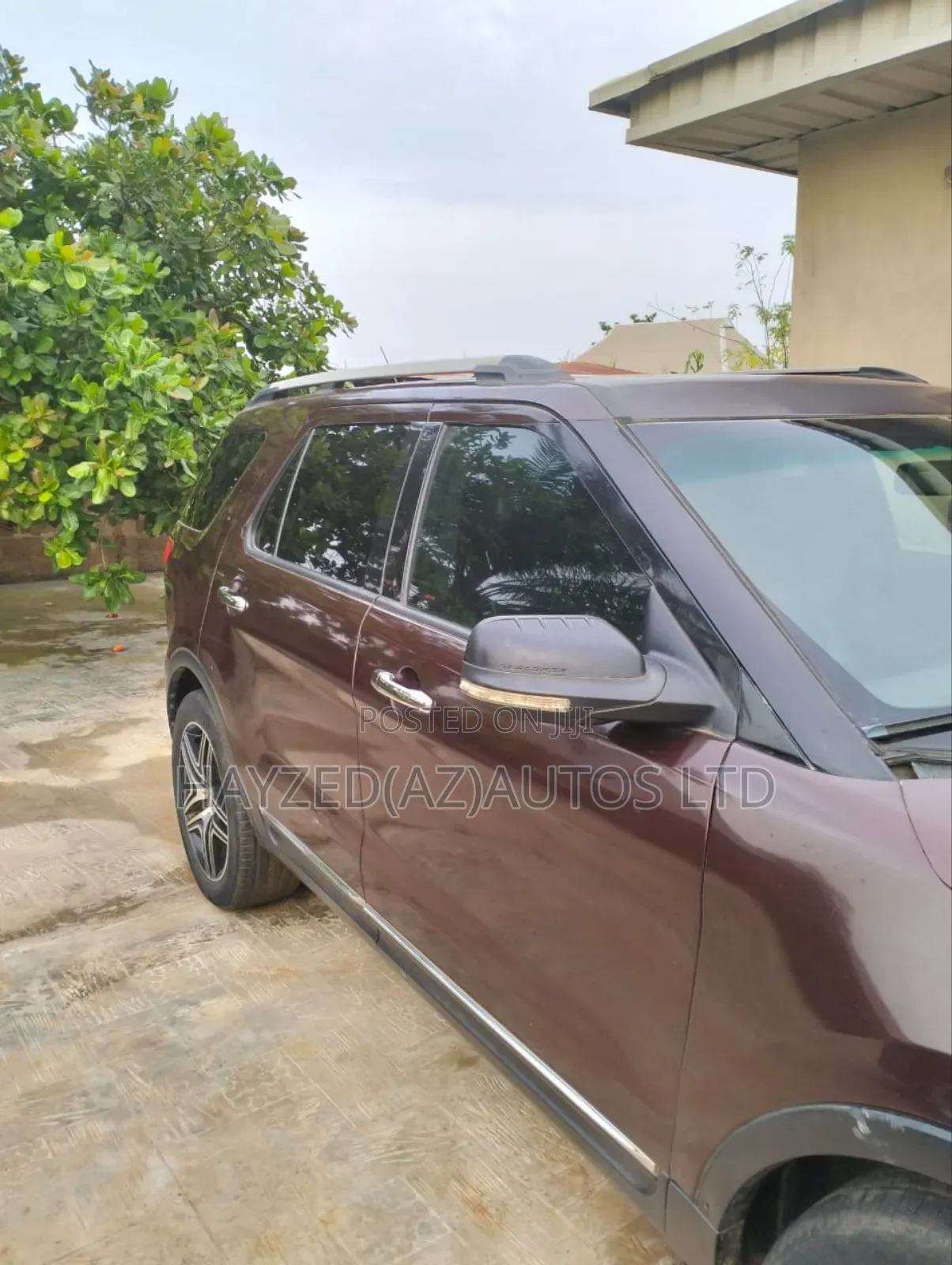 Ford Explorer Base 4dr 4x4 (3.5L 6cyl 6A) 2012 Brown
