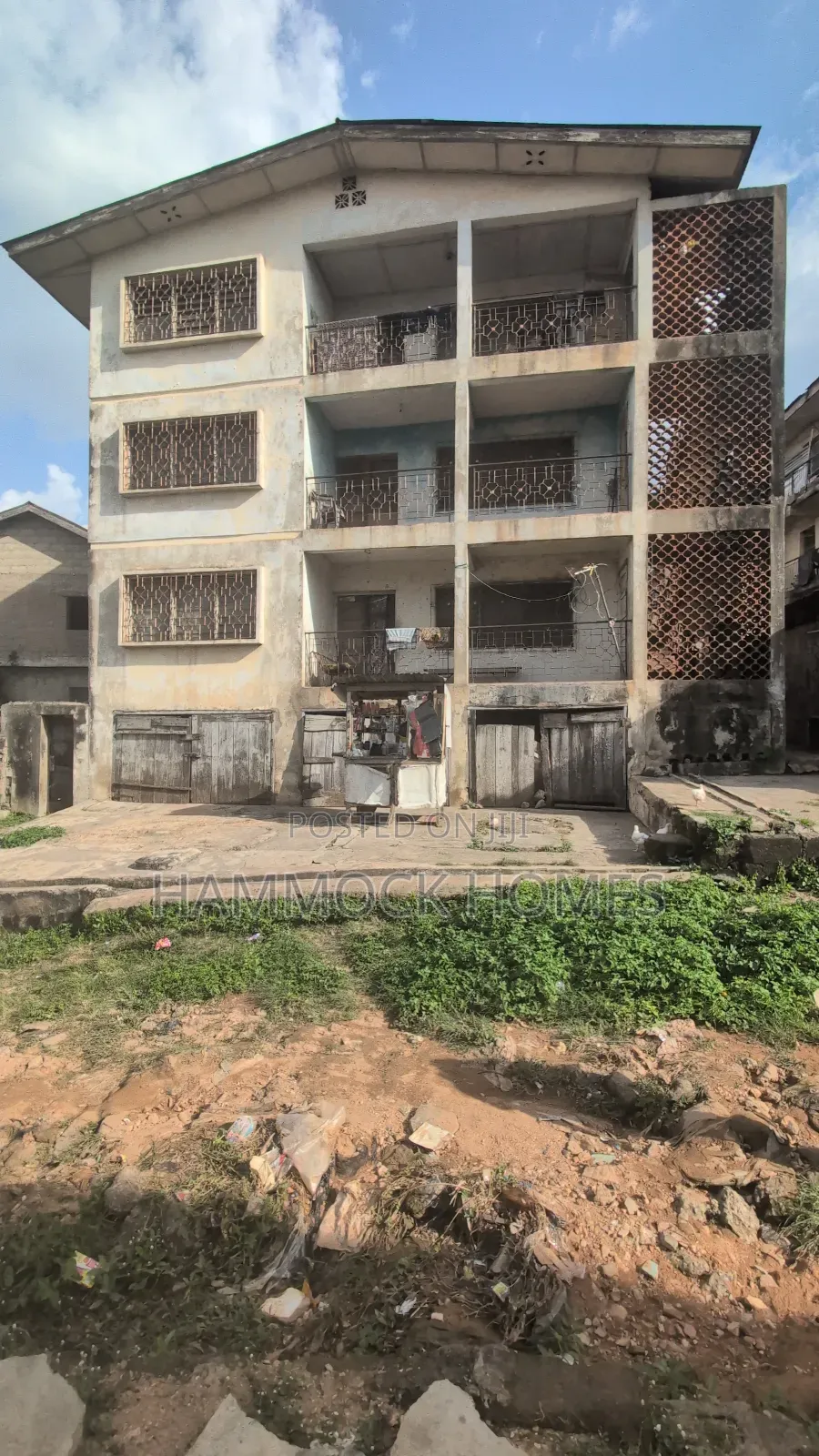 18bdrm Block of Flats in Oke Itunu, Ibadan Polytechnic/University