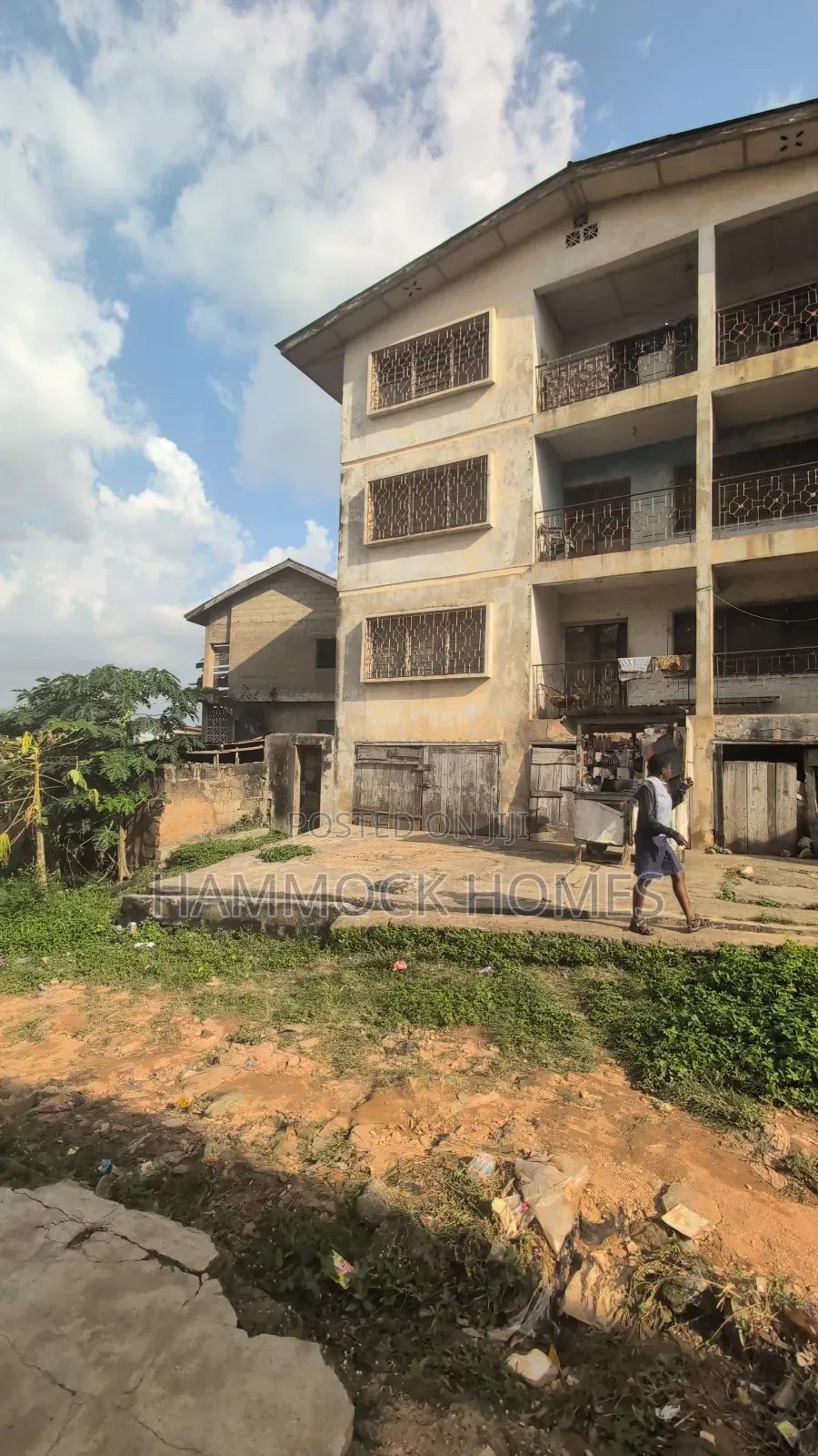 18bdrm Block of Flats in Oke Itunu, Ibadan Polytechnic/University