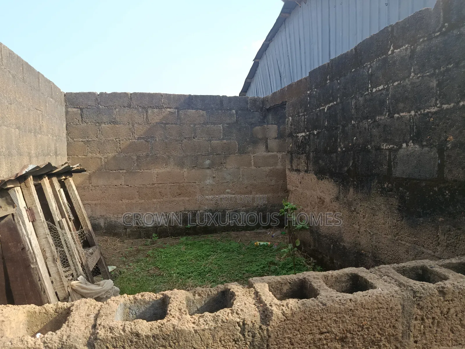 3bdrm Bungalow in Alawode Area, Aroro for sale