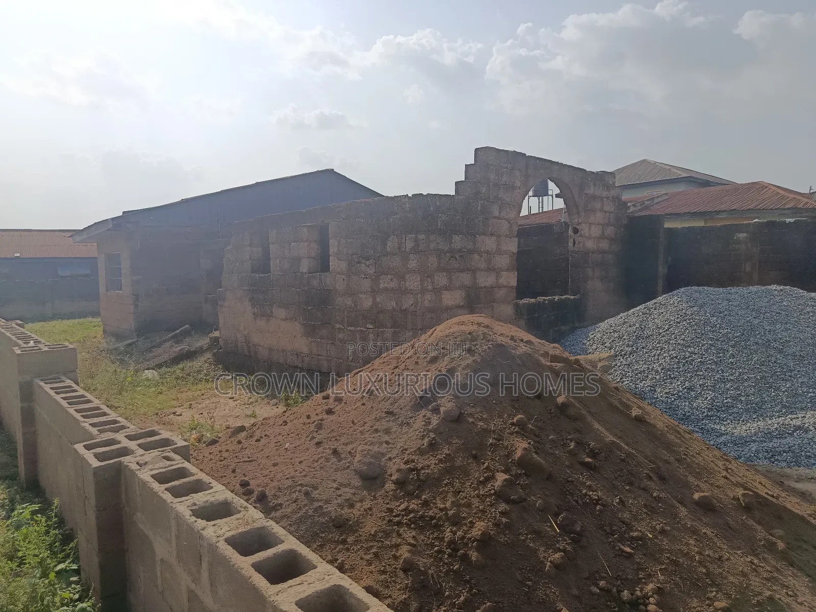 3bdrm Bungalow in Alawode Area, Aroro for sale