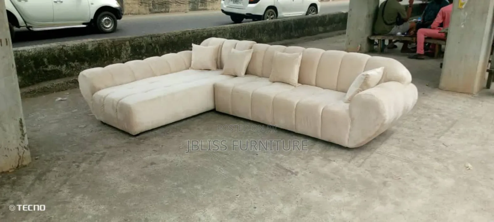 Quality Off White L-Shape Cushing Chair