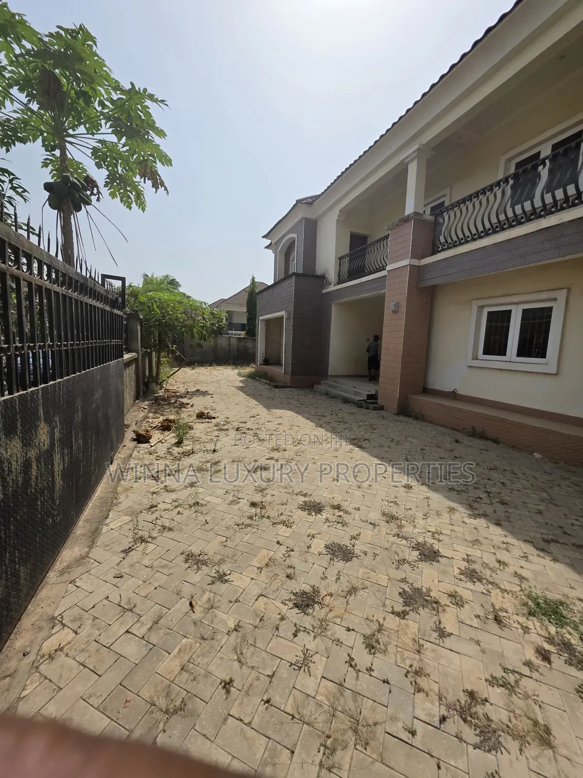 5bdrm Duplex in Kings Park Estate, Kaura for sale