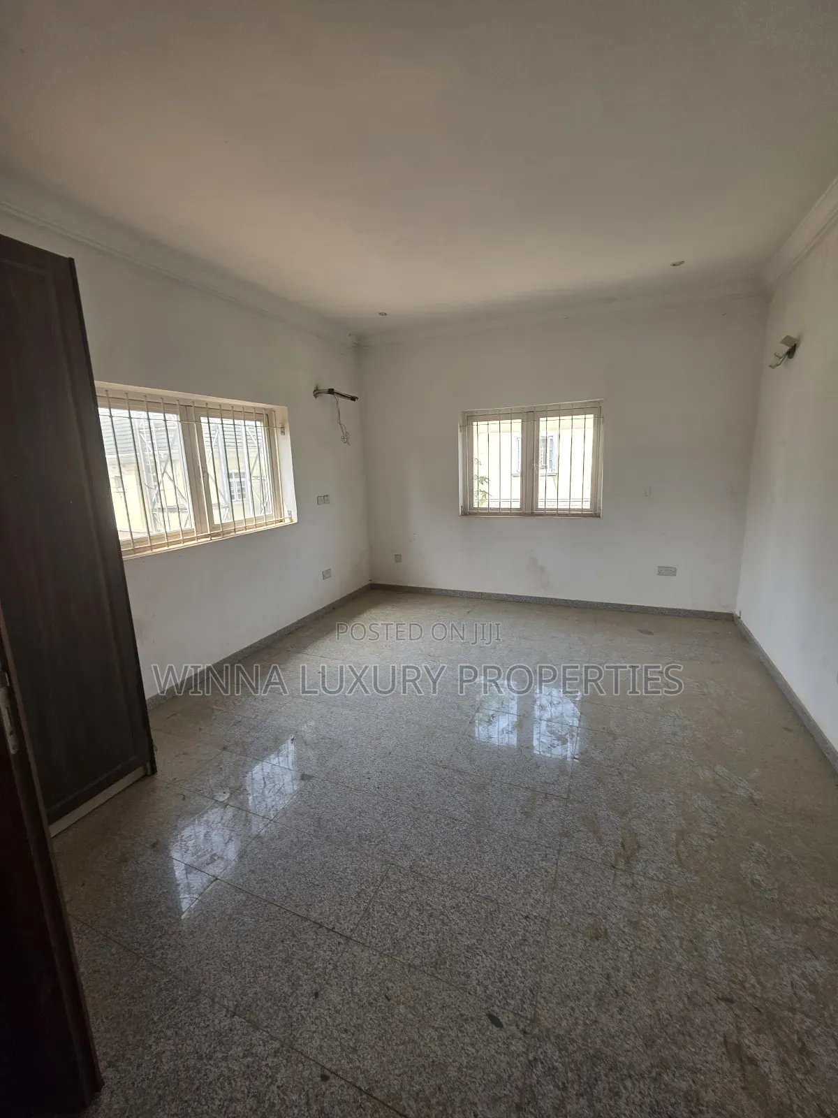 5bdrm Duplex in Kings Park Estate, Kaura for sale