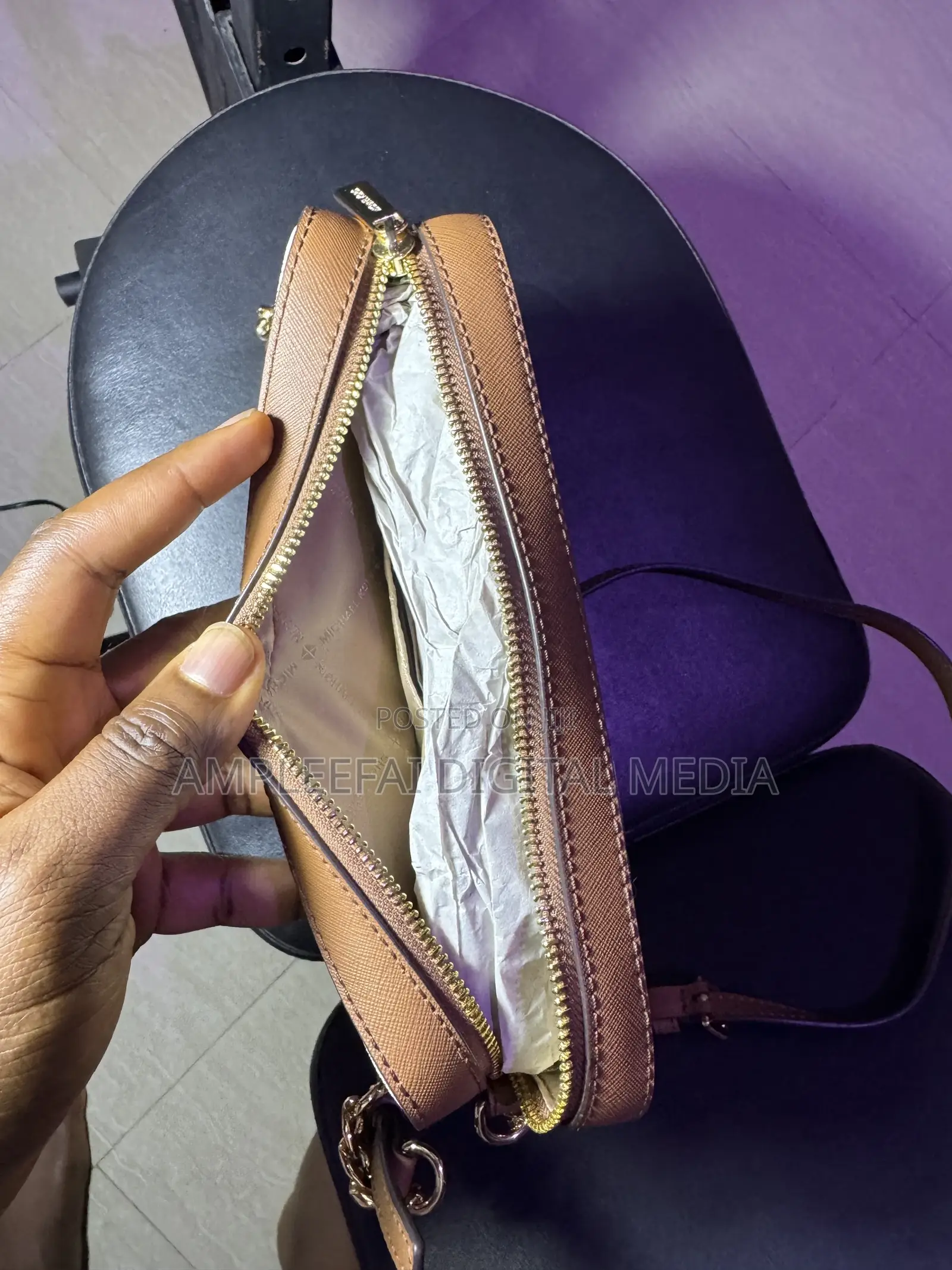 Original Michael Kors Crossbody Bag – Very Clean Stylish