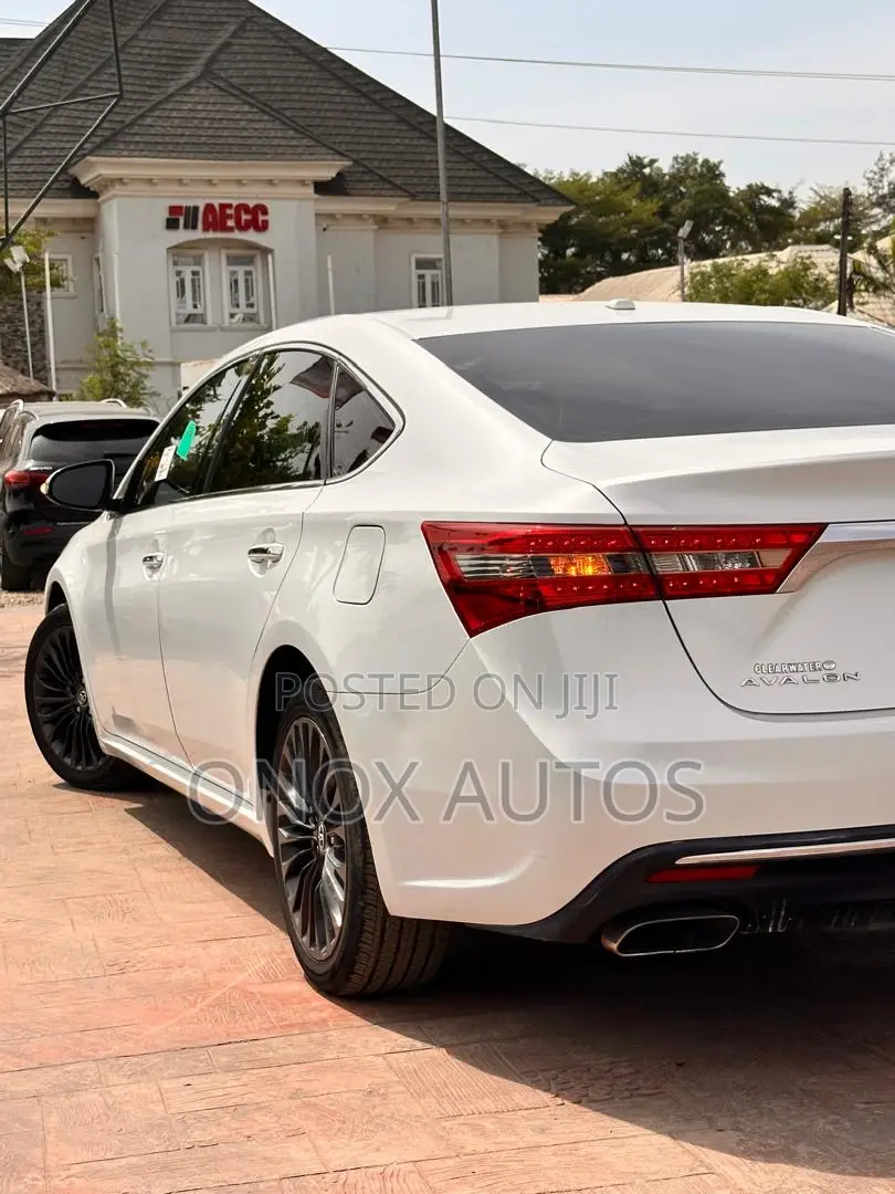 Toyota Avalon Touring FWD Sedan (3.6L 6cyl 6A) 2016 White