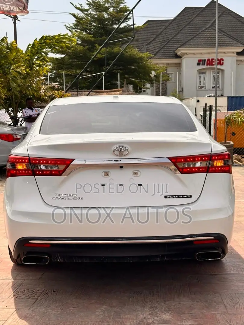 Toyota Avalon Touring FWD Sedan (3.6L 6cyl 6A) 2016 White