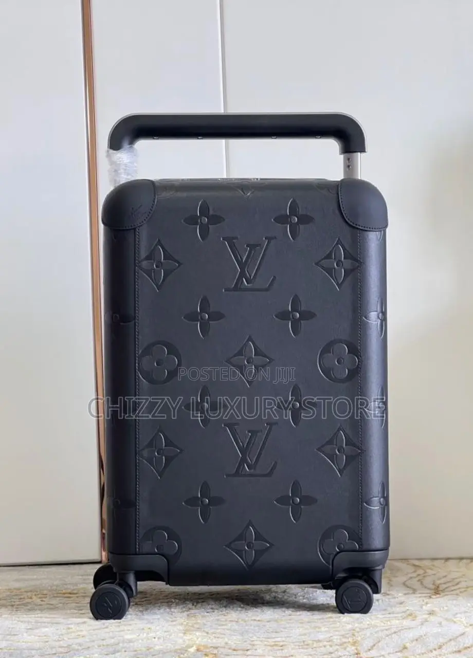 Louis Vuitton Quality Luxury Travel Luggage.