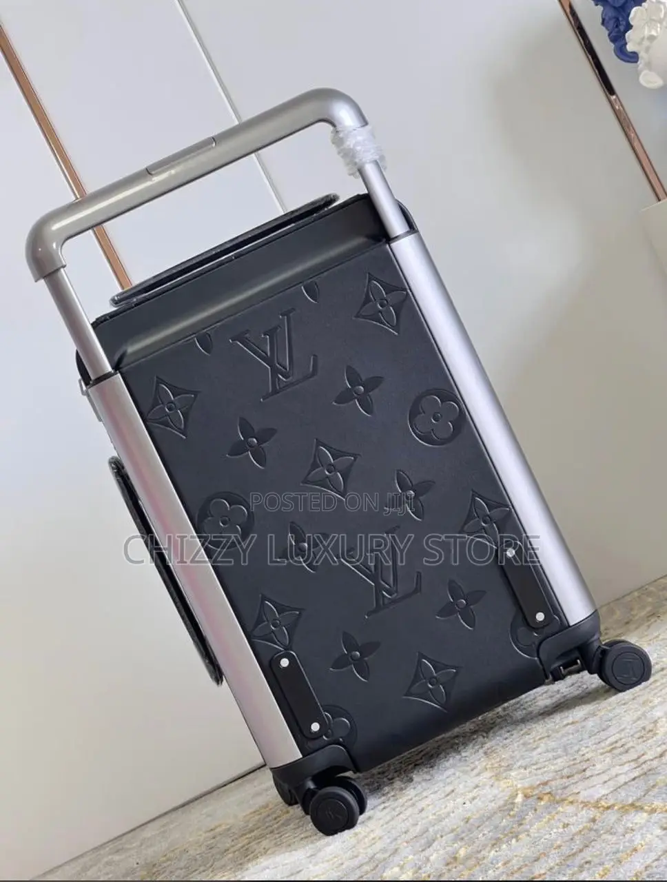 Louis Vuitton Quality Luxury Travel Luggage.