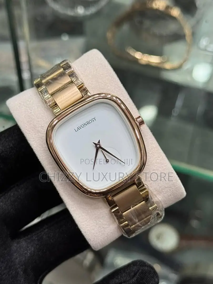 Lavonorosy Quality Ladies Chain Strap Wristwatch