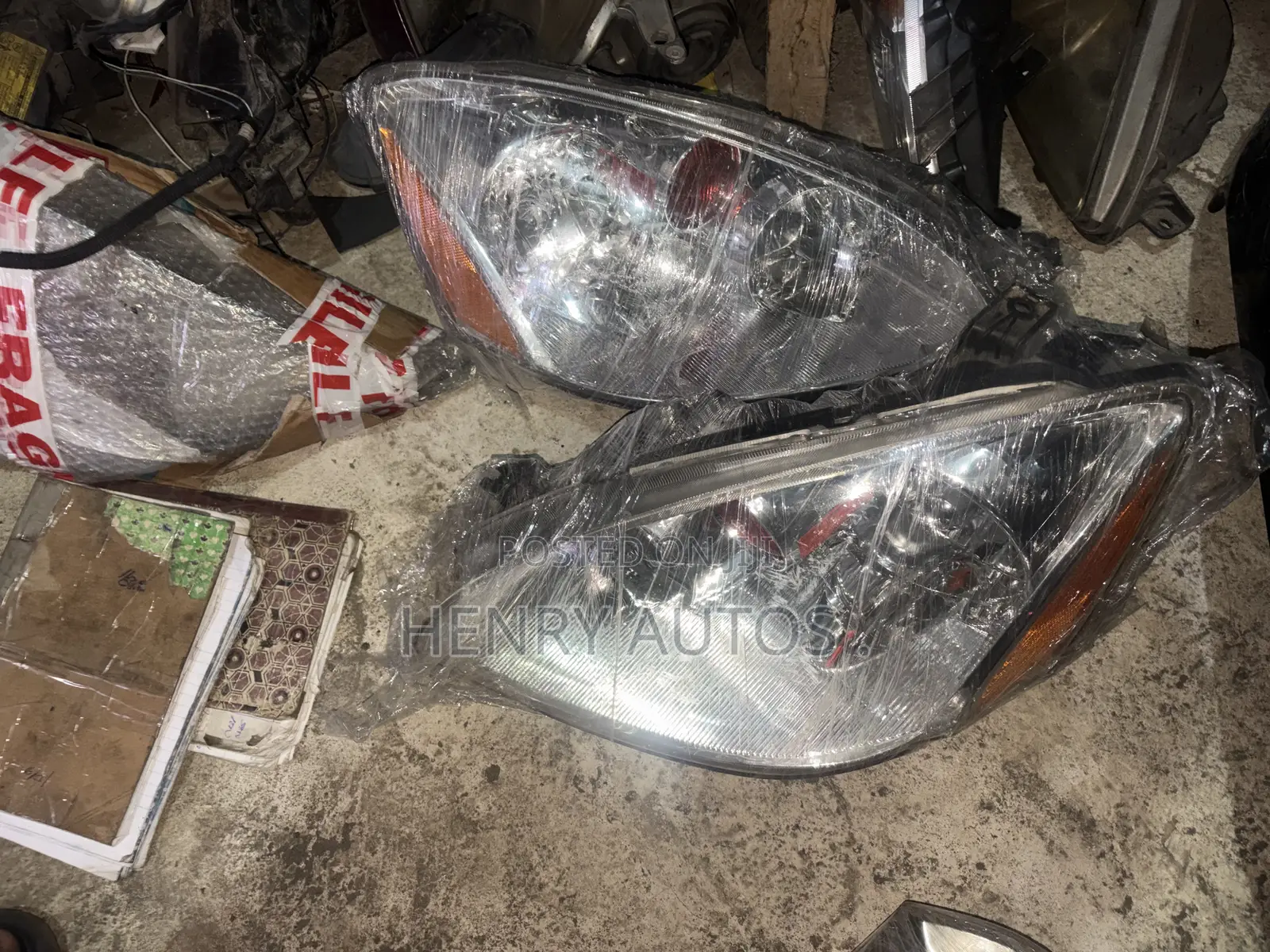 Set Headlights Altima 2003-06