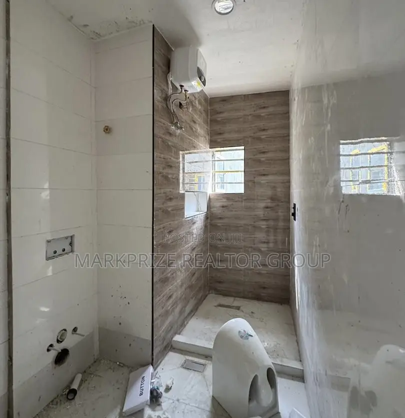 5bdrm Duplex in Surulere Lagos for sale