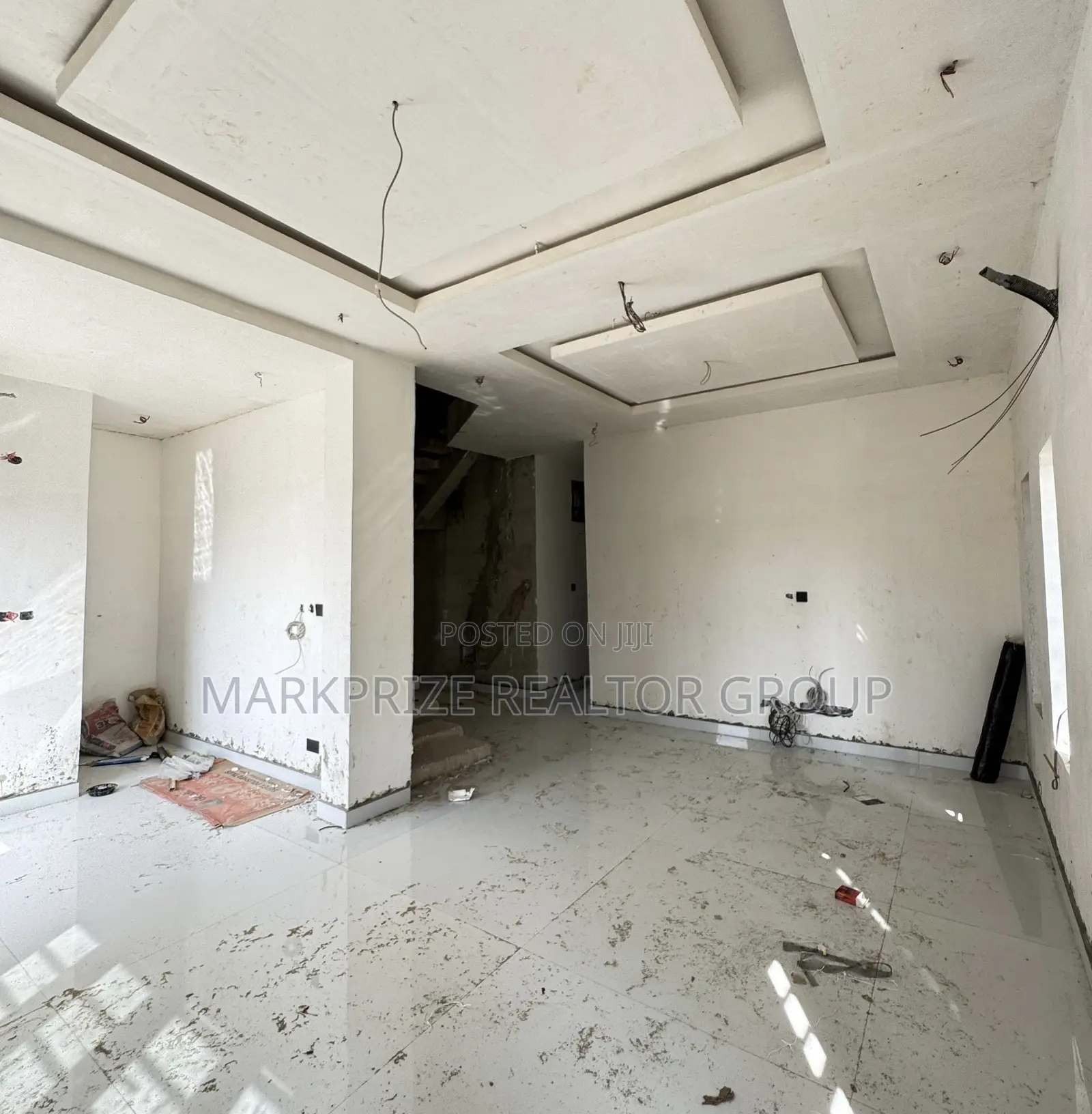 5bdrm Duplex in Surulere Lagos for sale