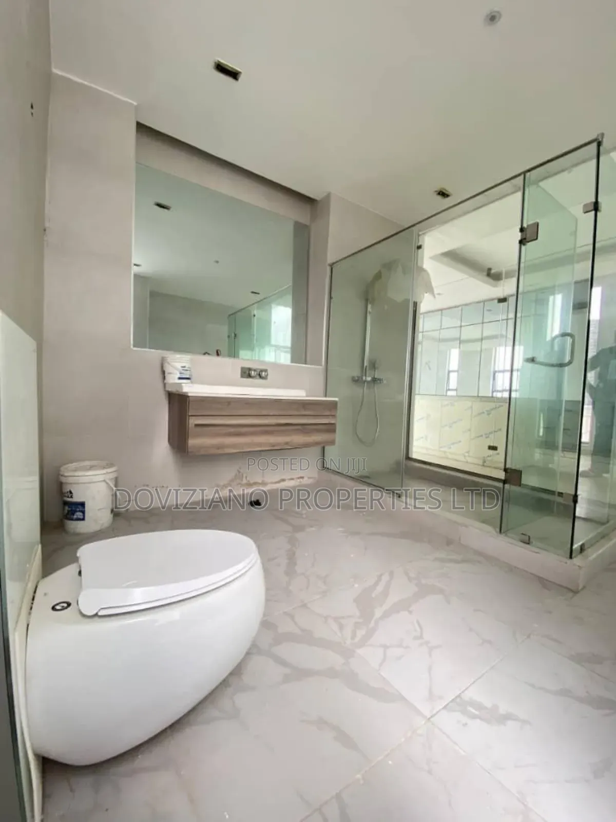 5bdrm Duplex in Osapa london for sale