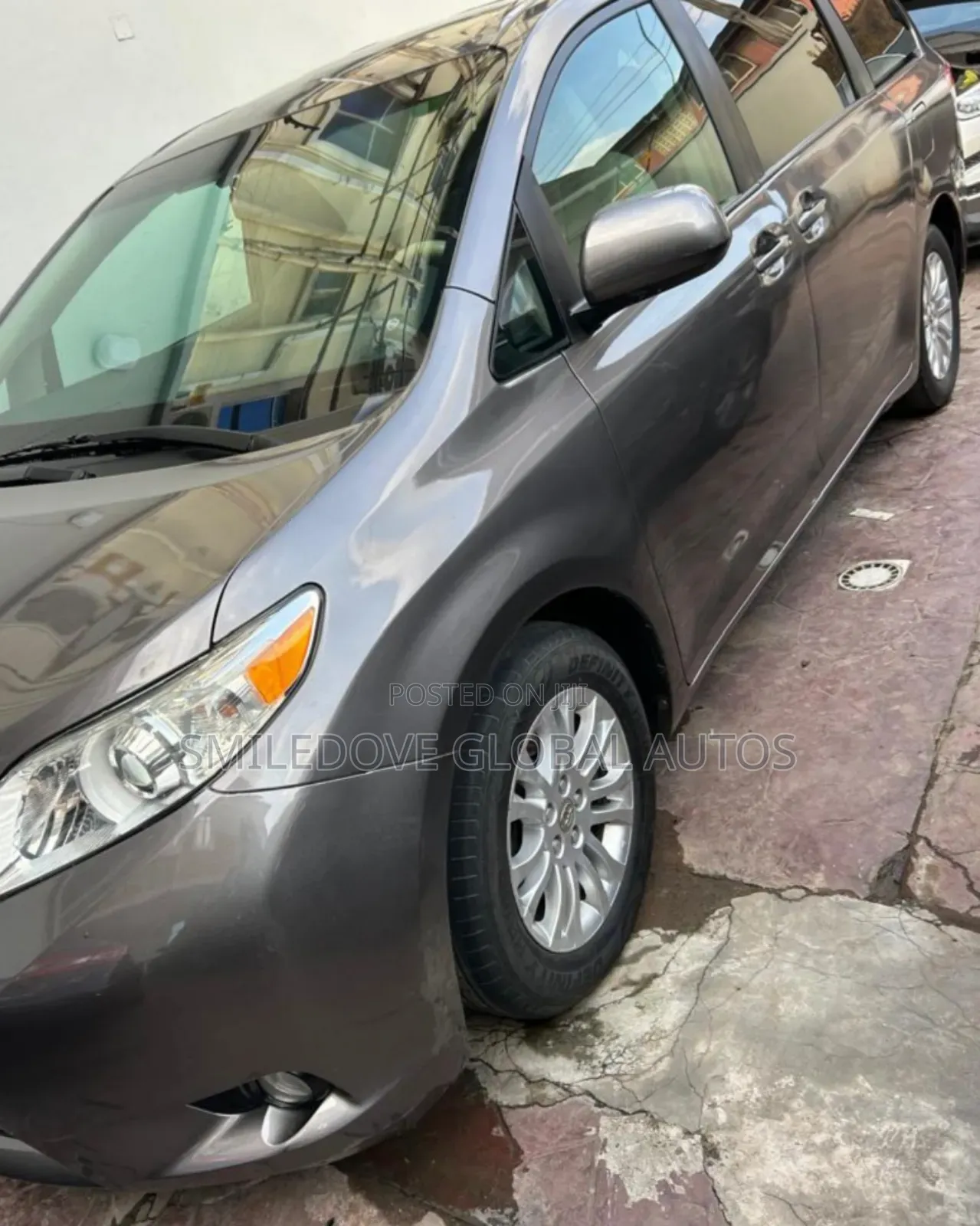 Toyota Sienna 2011 Green