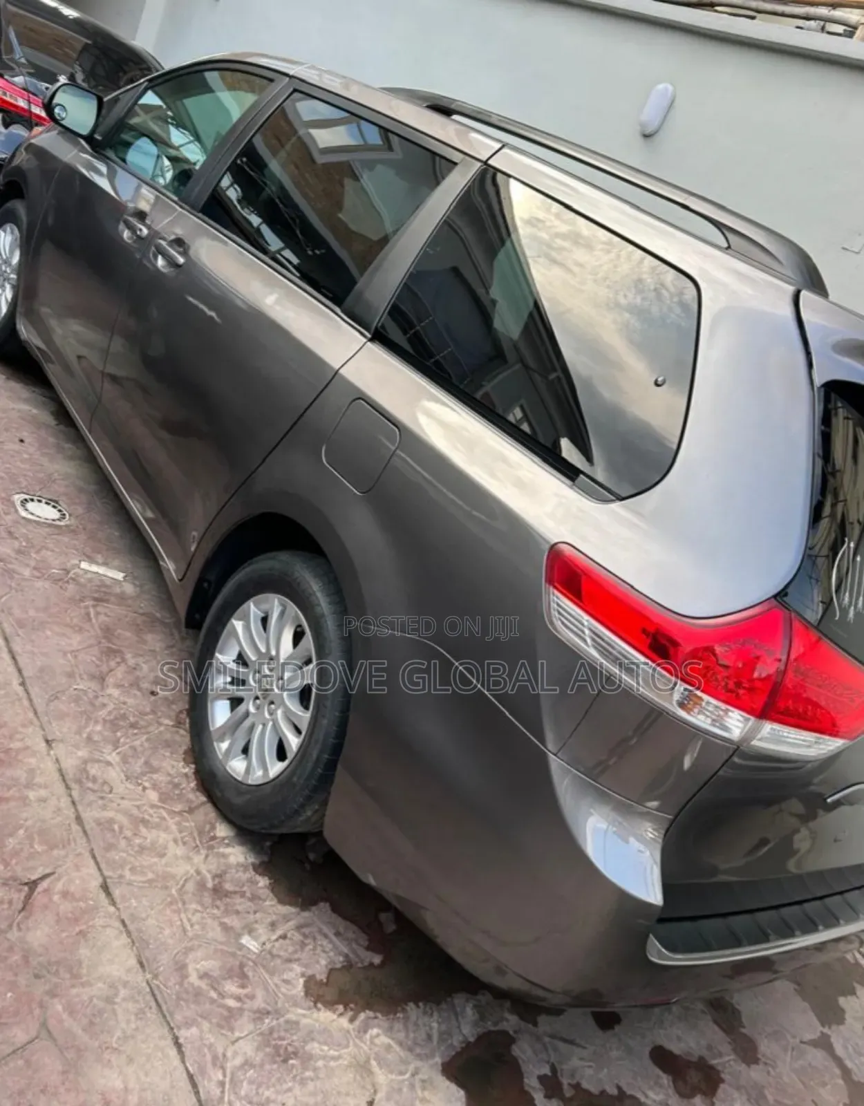 Toyota Sienna 2011 Green