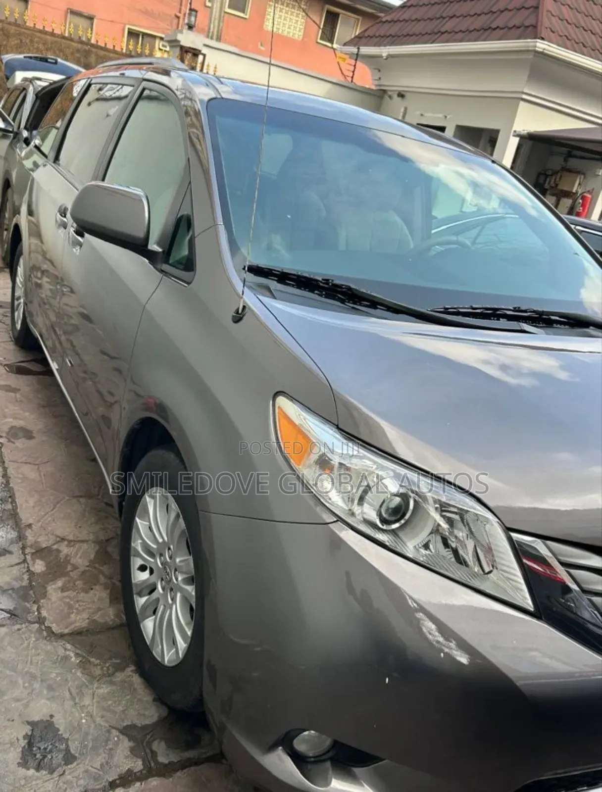 Toyota Sienna 2011 Green