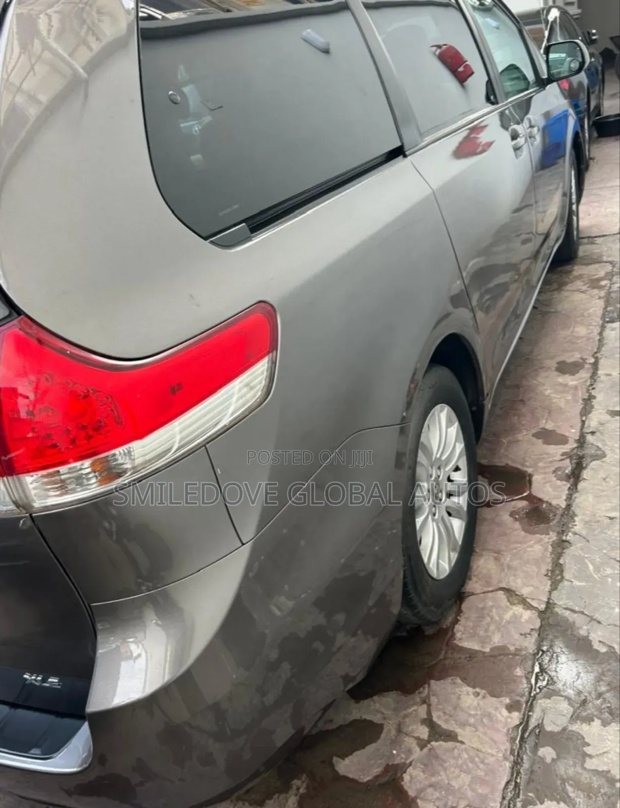 Toyota Sienna 2011 Green