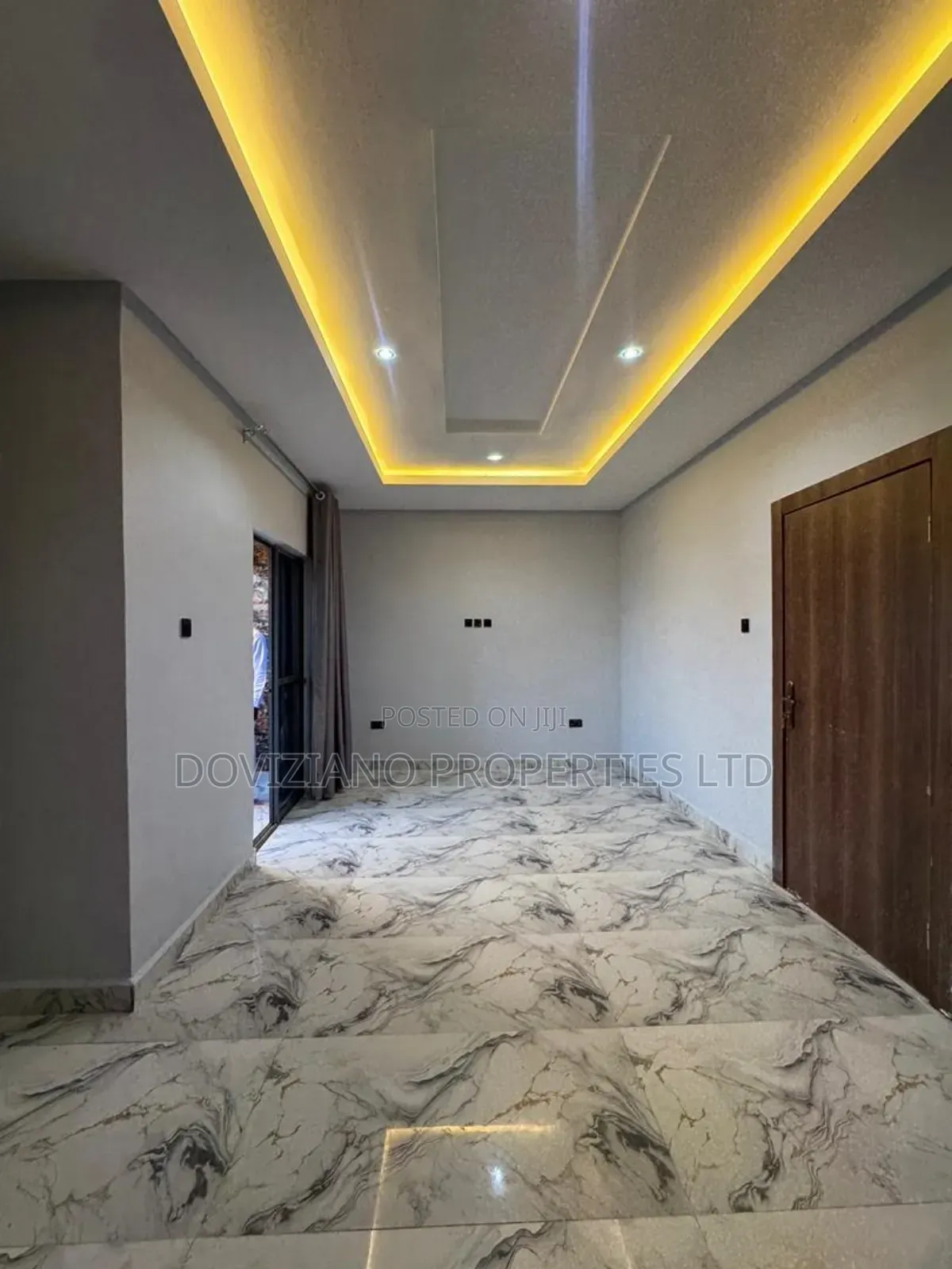 4bdrm Duplex in Ikota for sale