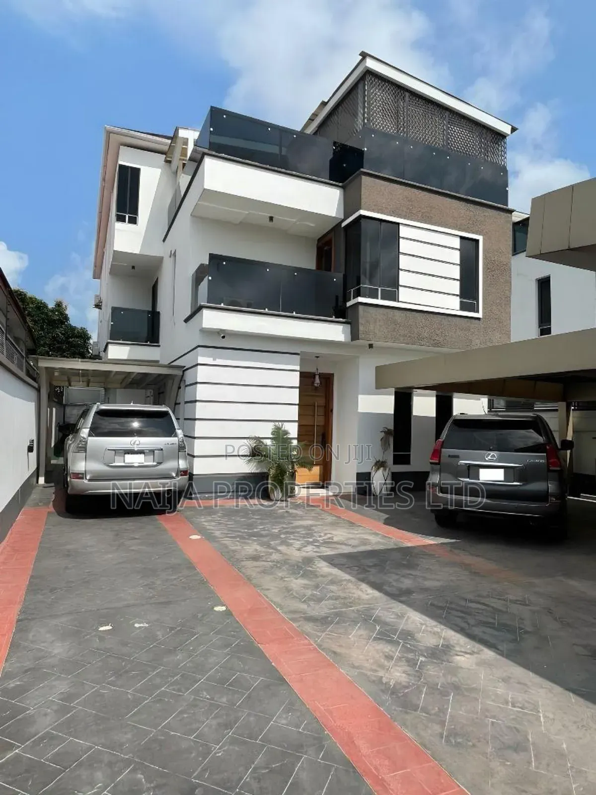 5bdrm Duplex in Lekki Phase 1 for sale